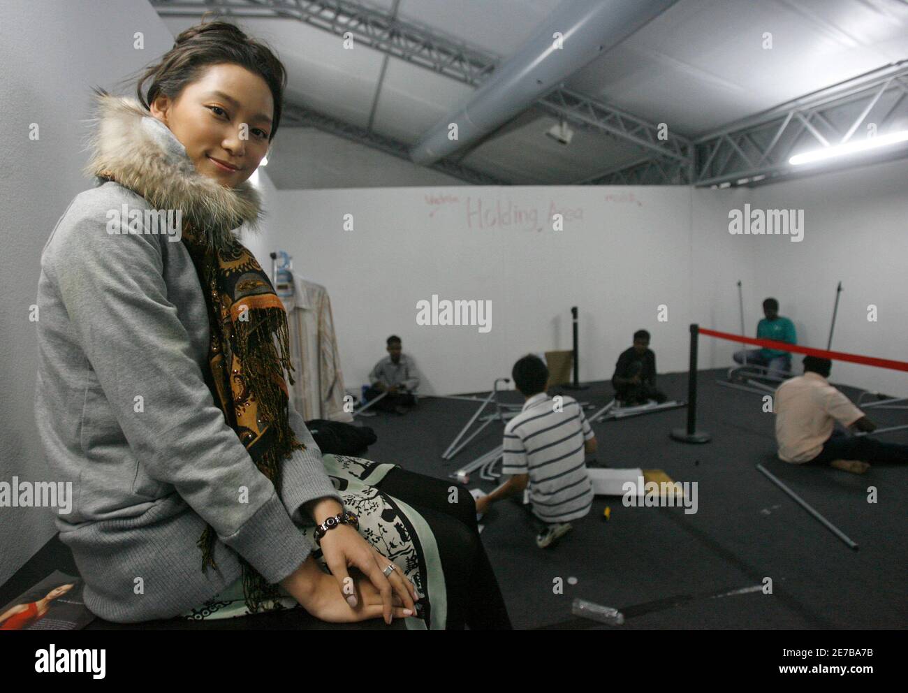 Model Anne Watanabe Daughter Of Actor Ken Watanabe Poses Backstage Before The Matthew Williamson Spring Summer 07 Ready To Wear Collection At The Singapore Fashion Festival In Singapore April 1 07 Reuters Vivek Prakash Singapore Stock