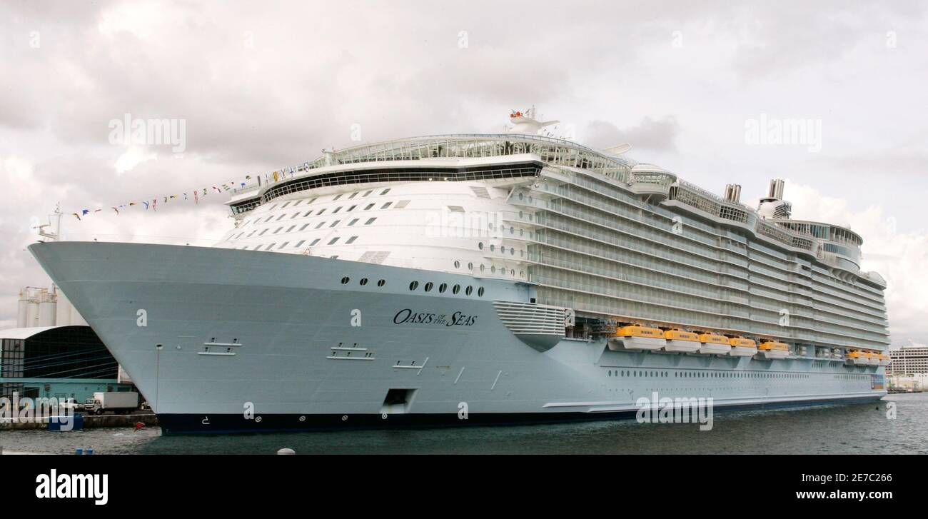 Tallest Cruise Ship High Resolution Stock Photography And Images Alamy