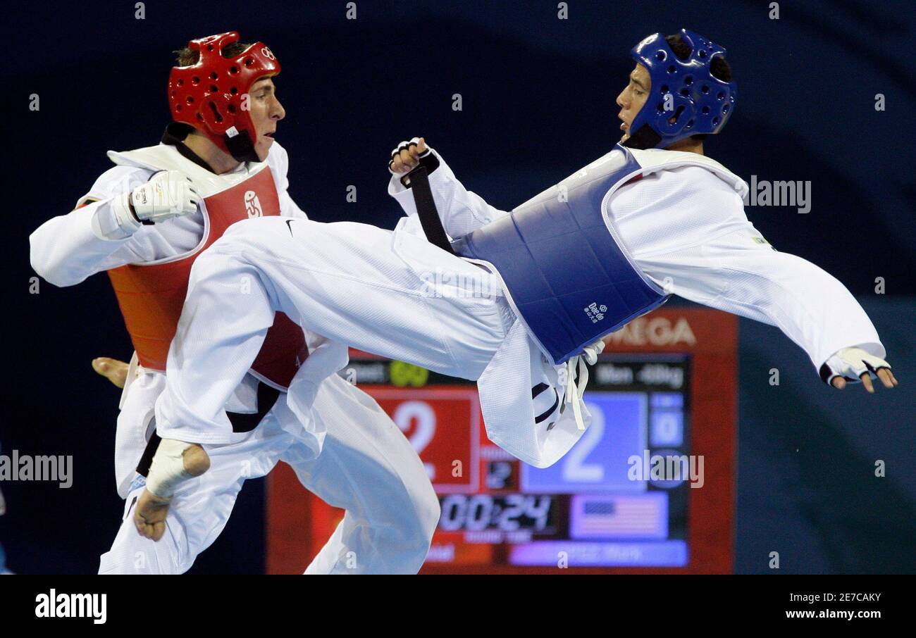 Mark Lopez Blue Of The U S Fights Daniel Manz Of Germany During The Men S 68kg Quarterfinal Taekwando Competition At The Beijing 08 Olympic Games August 21 08 Reuters Alessandro Bianchi China Stock Photo Alamy