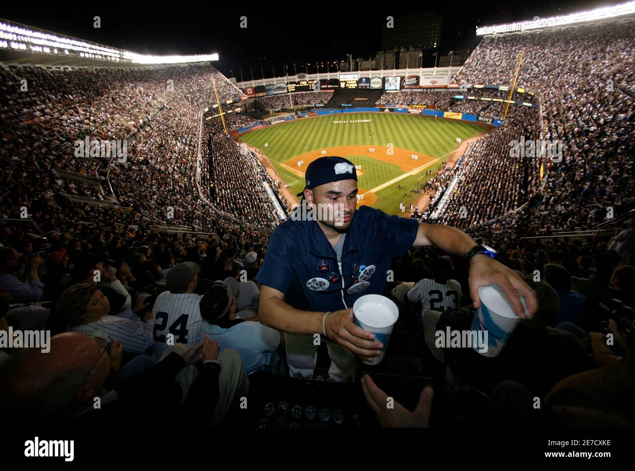 Baseball game beer vendor hires stock photography and images Alamy