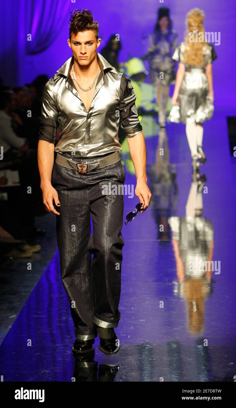A model presents a creation by French designer Jean-Paul Gaultier as part  of his Spring/Summer 2008 men's fashion collection in Paris, June 28, 2007.  REUTERS/Philippe Wojazer (FRANCE Stock Photo - Alamy
