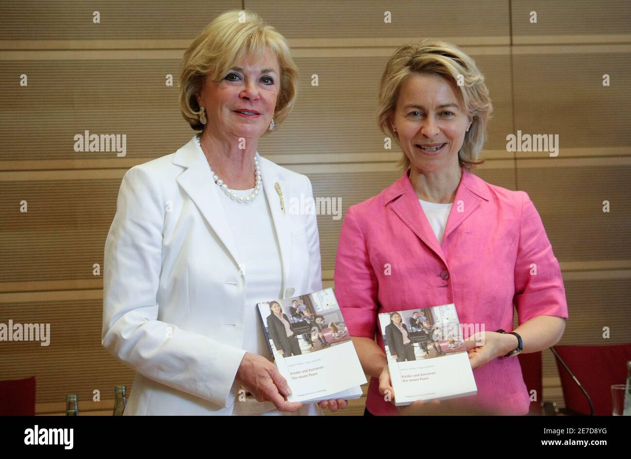 Liz Mohn (L), deputy chairperson of the board of the Bertelsmann foundation and German Family Minister Ursula von der Leyen present the new book "Kinder und Karrieren: Die neuen Paare" (kids and careers: the new couple) in Berlin May 14, 2008. REUTERS/Hannibal Hanschke (GERMANY) Stock Photo