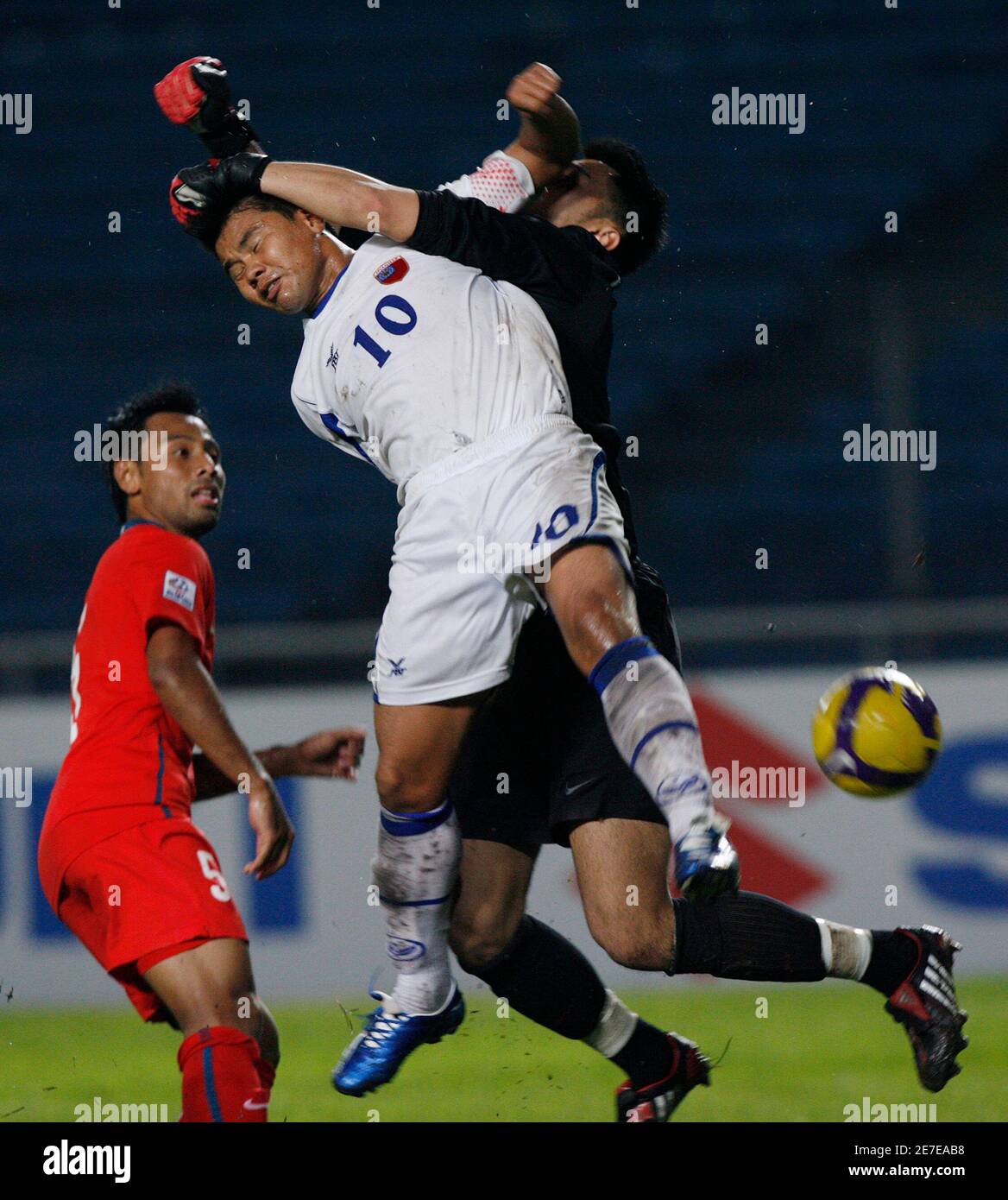 Indonesia Goalkeeper High Resolution Stock Photography And Images Alamy Indonesia Goalkeeper High Resolution Stock Photography And Images Alamy