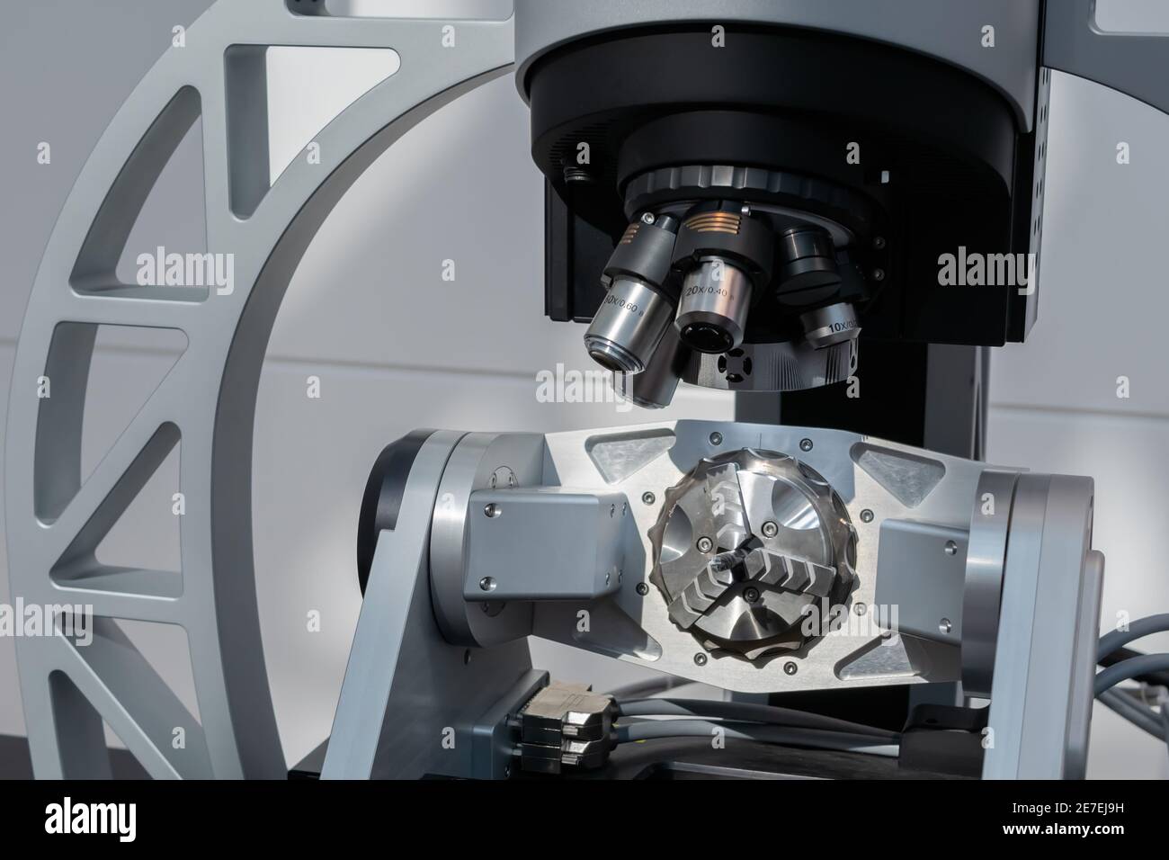 Industrial microscope for metalworking machine quality control