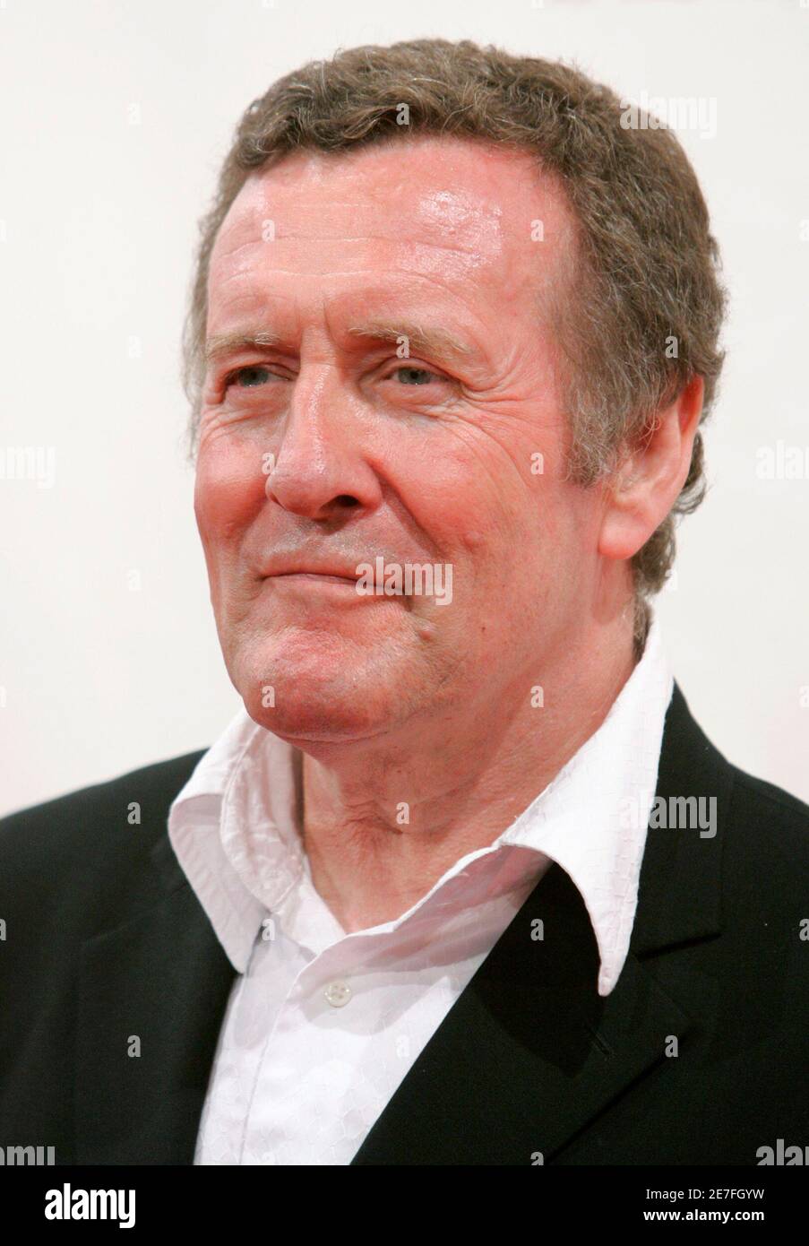 Musician Hamish Stuart, a member of Ringo's All Starr Band, arrives for the gala premiere of 'The Beatles LOVE by Cirque du Soleil' at the Mirage hotel and casino in Las Vegas, Nevada, June 30, 2006. [The show is a joint venture between The Beatles' company, Apple Corps Ltd., and Cirque du Soleil.] Stock Photo