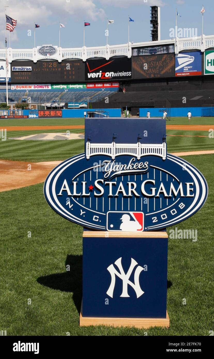 Yankee Stadium 2008 Major League Baseball All Star Game Home-plate Keyring 