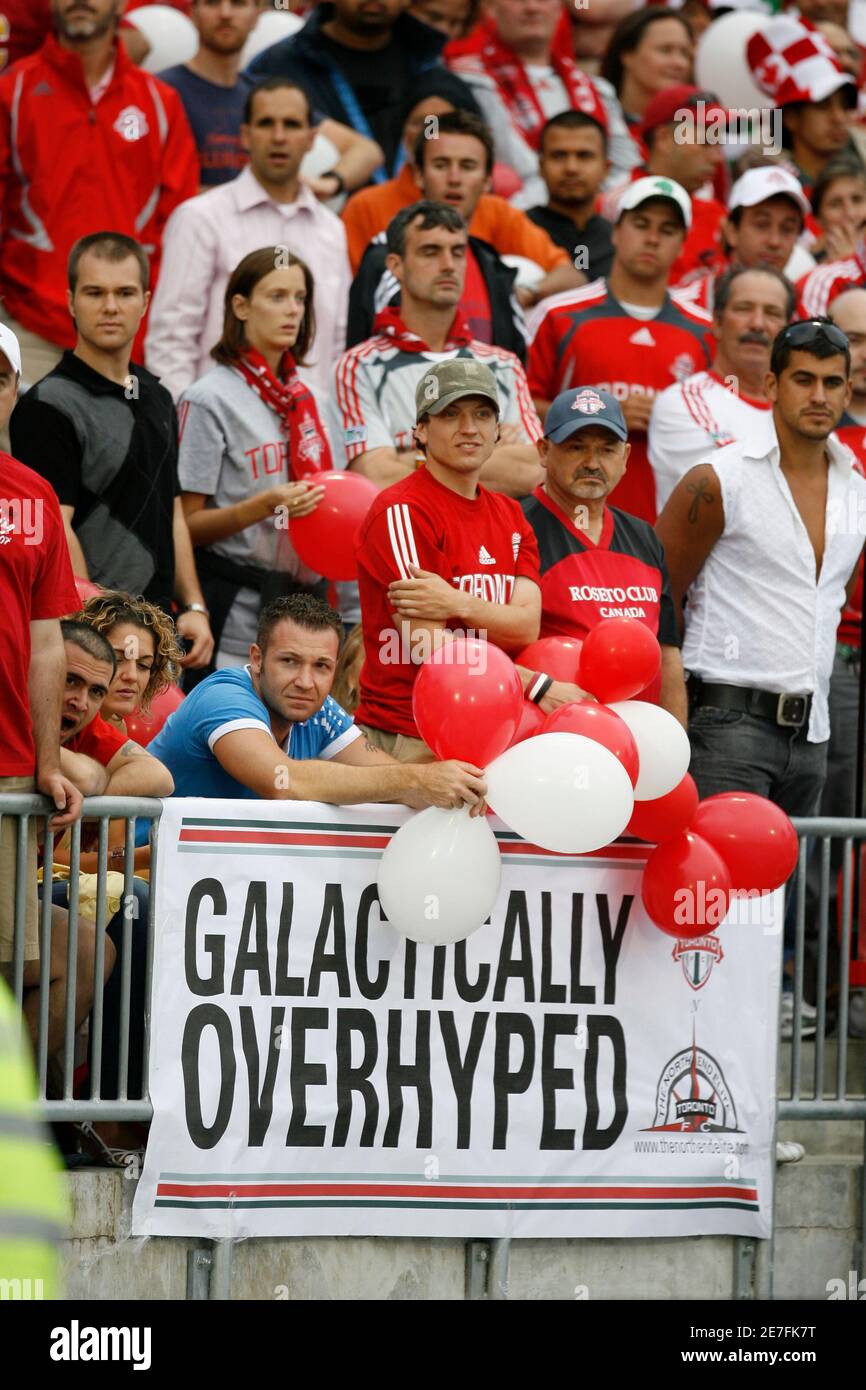 Canada soccer fans hires stock photography and images Alamy