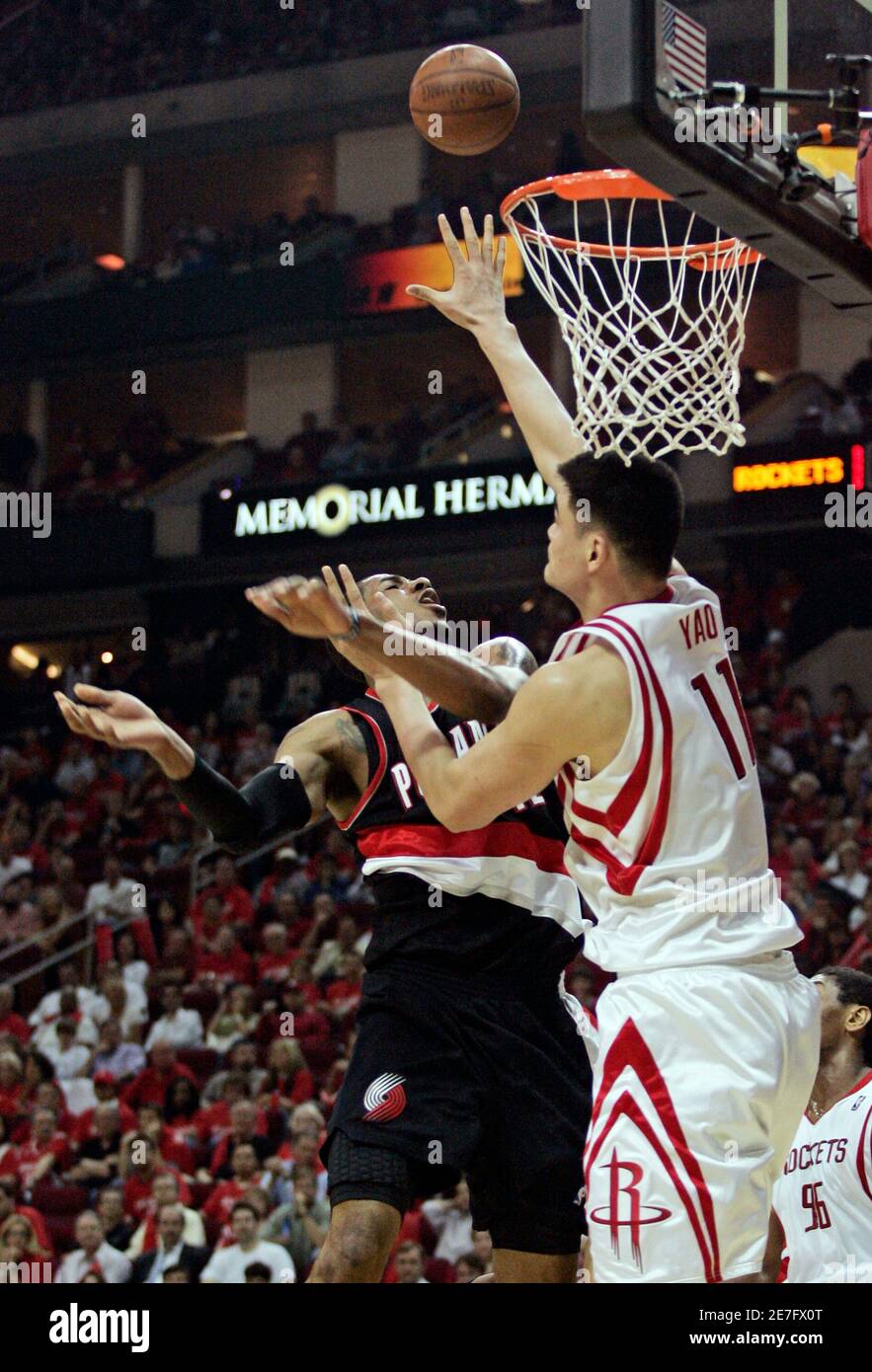 Page 4 Yao Ming R High Resolution Stock Photography And Images Alamy