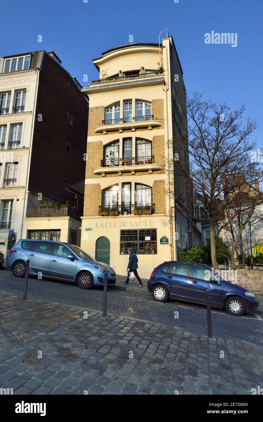 La Cle de Saule, shop, Rue de Saules, Montmartre, Grandes-Carrières, Clignancourt, 18th Arrondissement, Paris, France Stock Photo