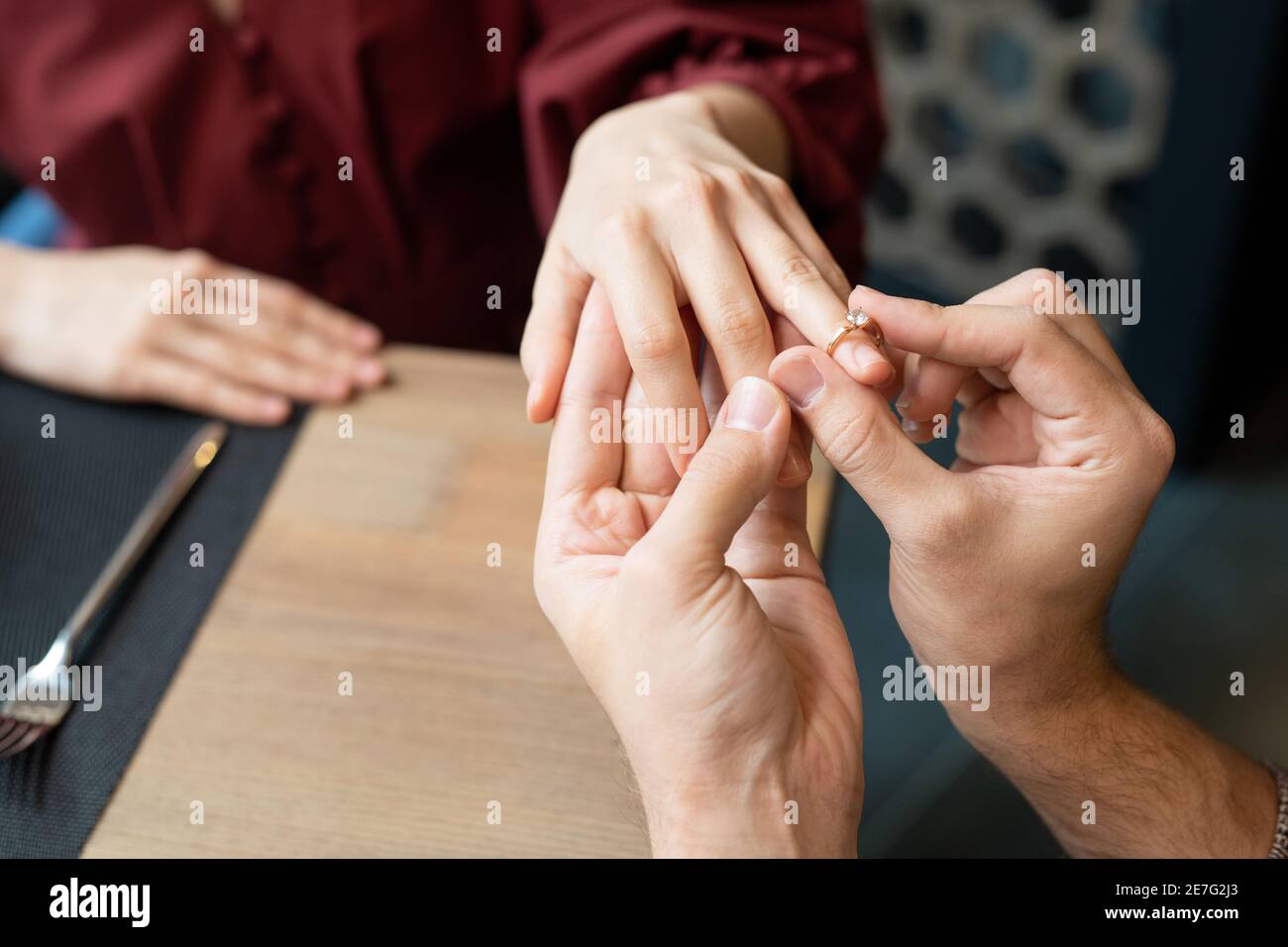 Engagement ring on finger hires stock photography and images Alamy