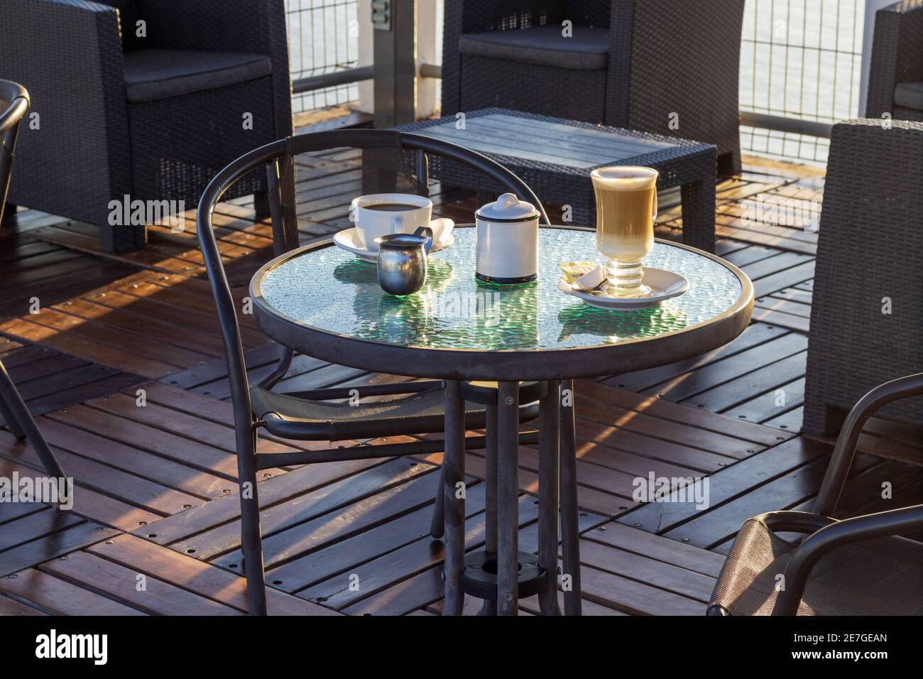 Empty Cafwe Empty cafe with two coffee cups Stock Photo - Alamy