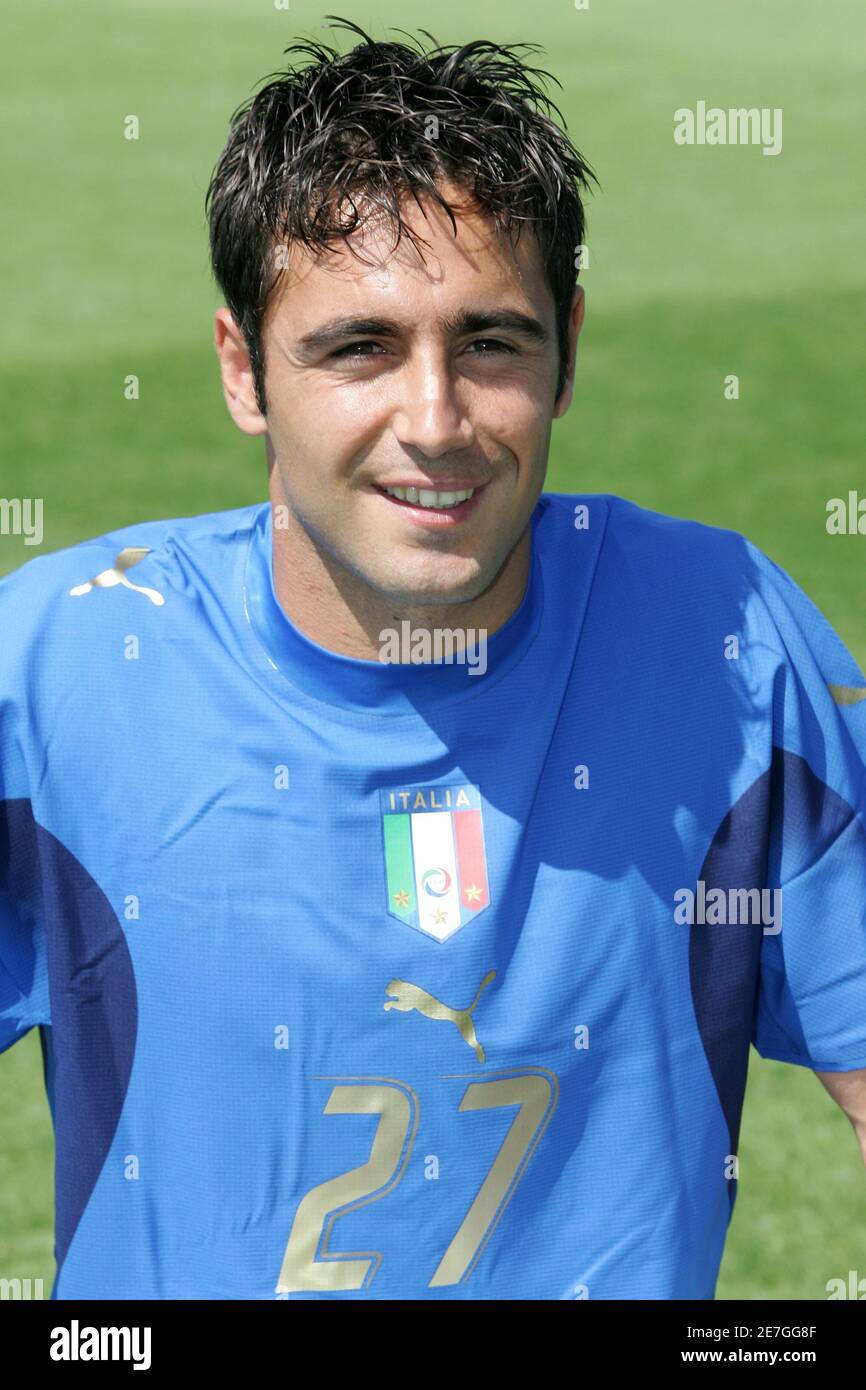 Italy's Marco Marchionni poses during the national soccer team's presentation at their training camp May 25, 2006. WORLD CUP 2006 PREVIEW HEADSHOT  REUTERS/Marco Bucco Stock Photo
