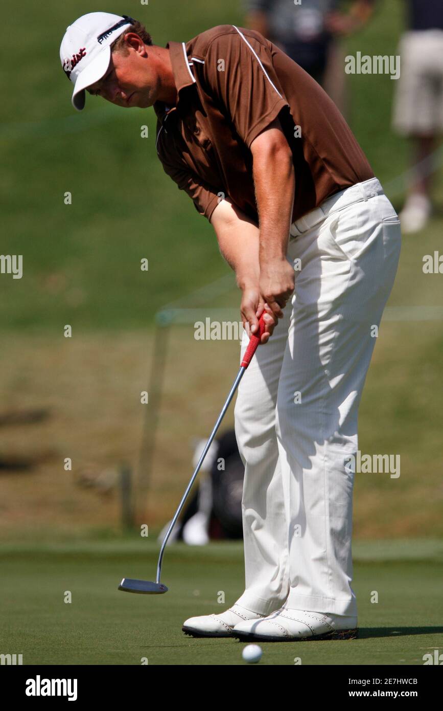 Bryce Molder of the U.S. putts on the seventh green during the final round of the St. Jude Classic golf tournament at TPC Southwind in Memphis, Tennessee June 14, 2009.   REUTERS/Nikki Boertman    (UNITED STATES SPORT GOLF) Stock Photo