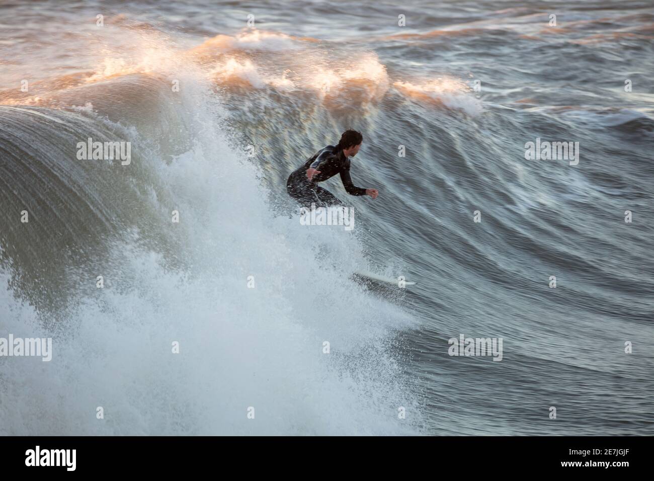 Surfer hi res hi-res stock photography and images - Alamy