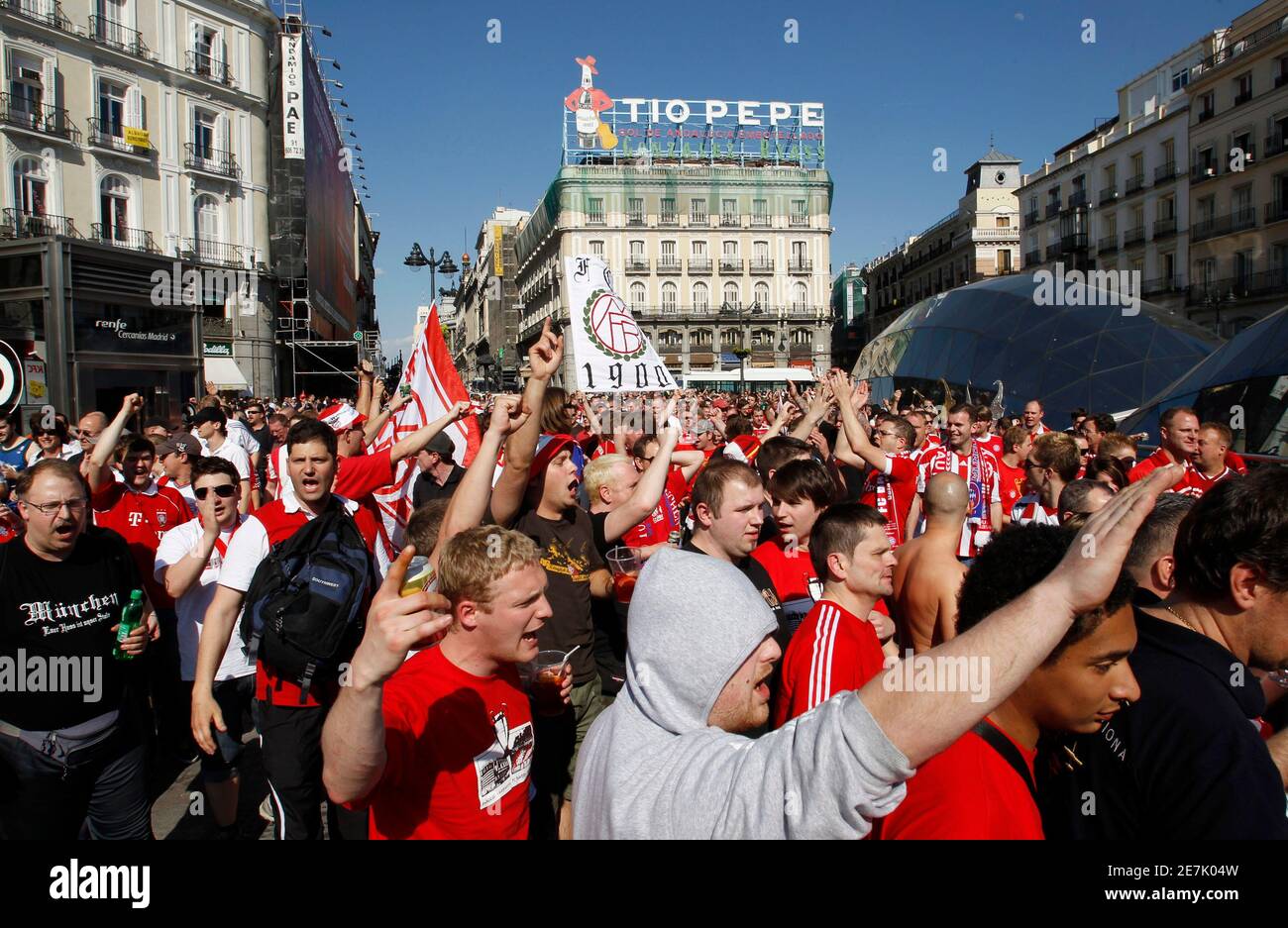 Bayern Munich soccer fans chant slogans in the centre of Madrid May 22,  2010. Bayern Munich will play against Inter Milan in the Champion's League  final soccer match at the Bernabeu stadium