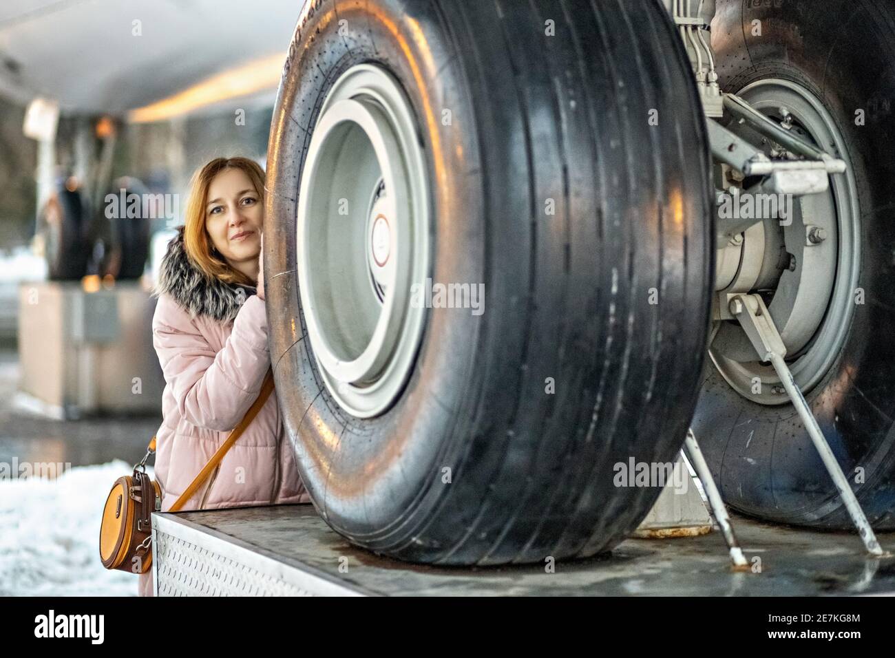 Front landing gear hi-res stock photography and images - Alamy