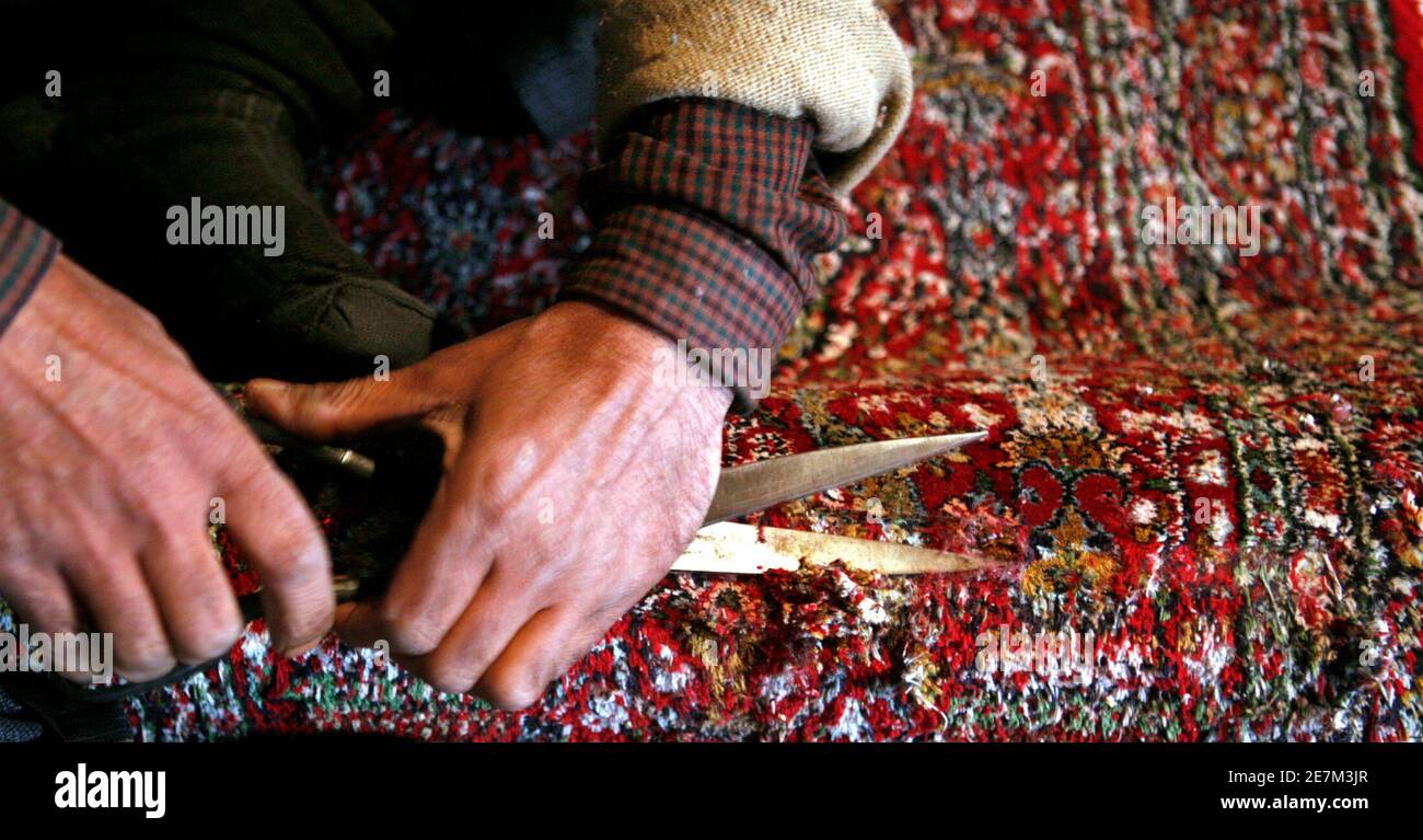 Indian kashmiri carpet hires stock photography and images Alamy