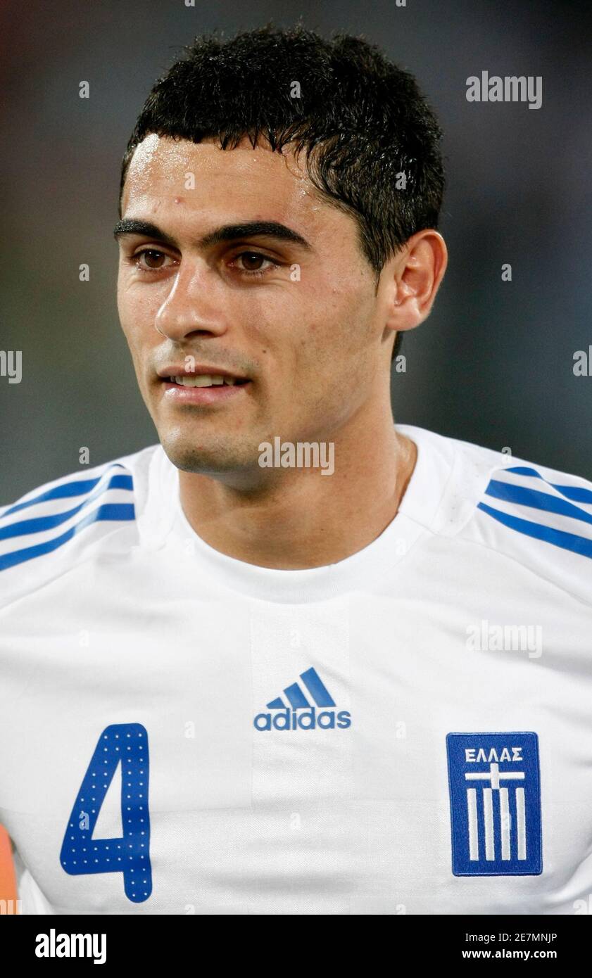 Greece's defender Nikos Spyropoulos poses before a friendly soccer match  against Cyprus in southwestern town of Patra May 19, 2008. REUTERS/Yiorgos  Karahalis (GREECE) EURO 2008 PREVIEW Stock Photo - Alamy