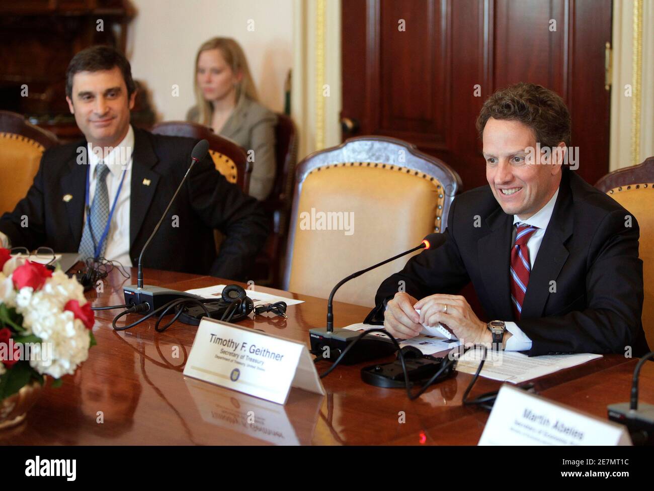 U.S. Treasury Secretary Timothy Geithner (R) and Bolivia's Vice President Alvaro Garcia attend the Western Hemisphere Ministers Roundtable at the Treasury department in Washington April 25, 2009. REUTERS/Yuri Gripas (UNITED STATES BUSINESS POLITICS) Stock Photo