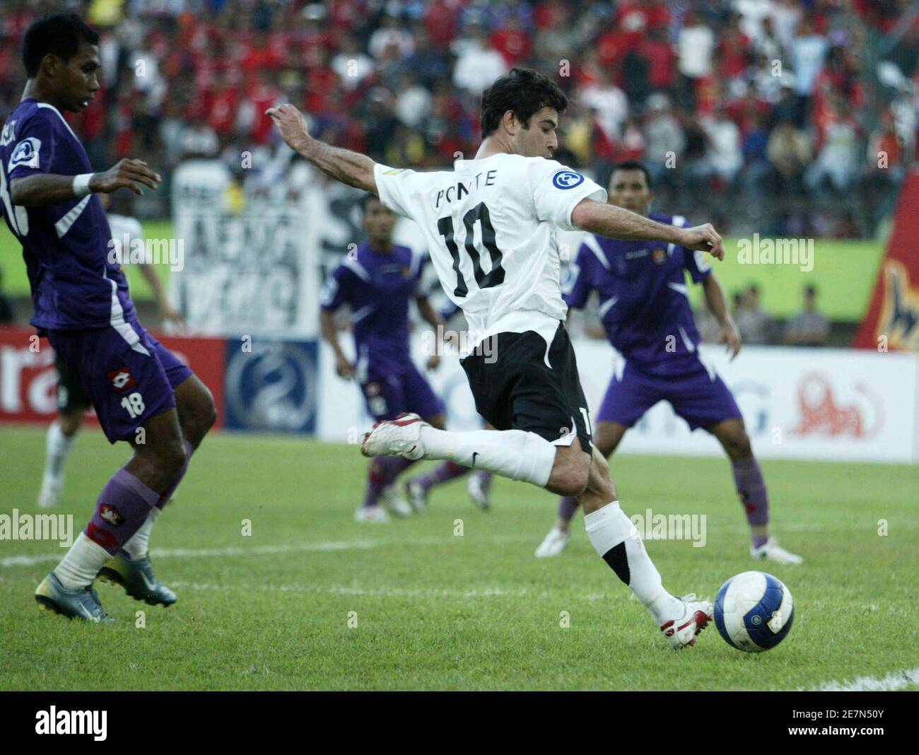 Manahan stadium hires stock photography and images Alamy