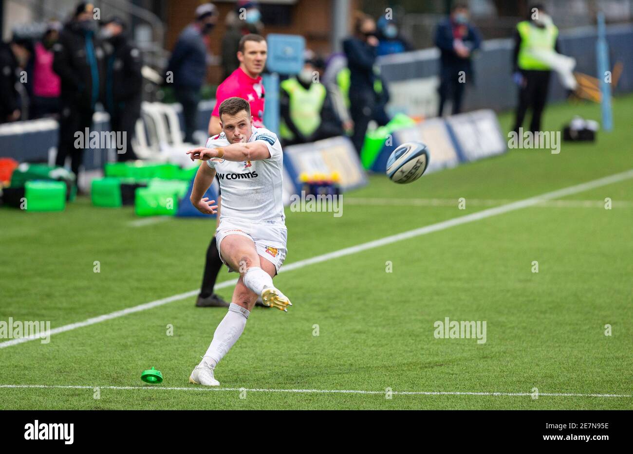 Sixways Stadium, Worcester, Worcestershire, UK. 30th Jan, 2021. Premiership Rugby, Worcester Warriors versus Exeter Chiefs; Joe Simmonds MBE of Exeter Chiefs kicking a conversion in the 15th minute 0-14 Credit: Action Plus Sports/Alamy Live News Stock Photo