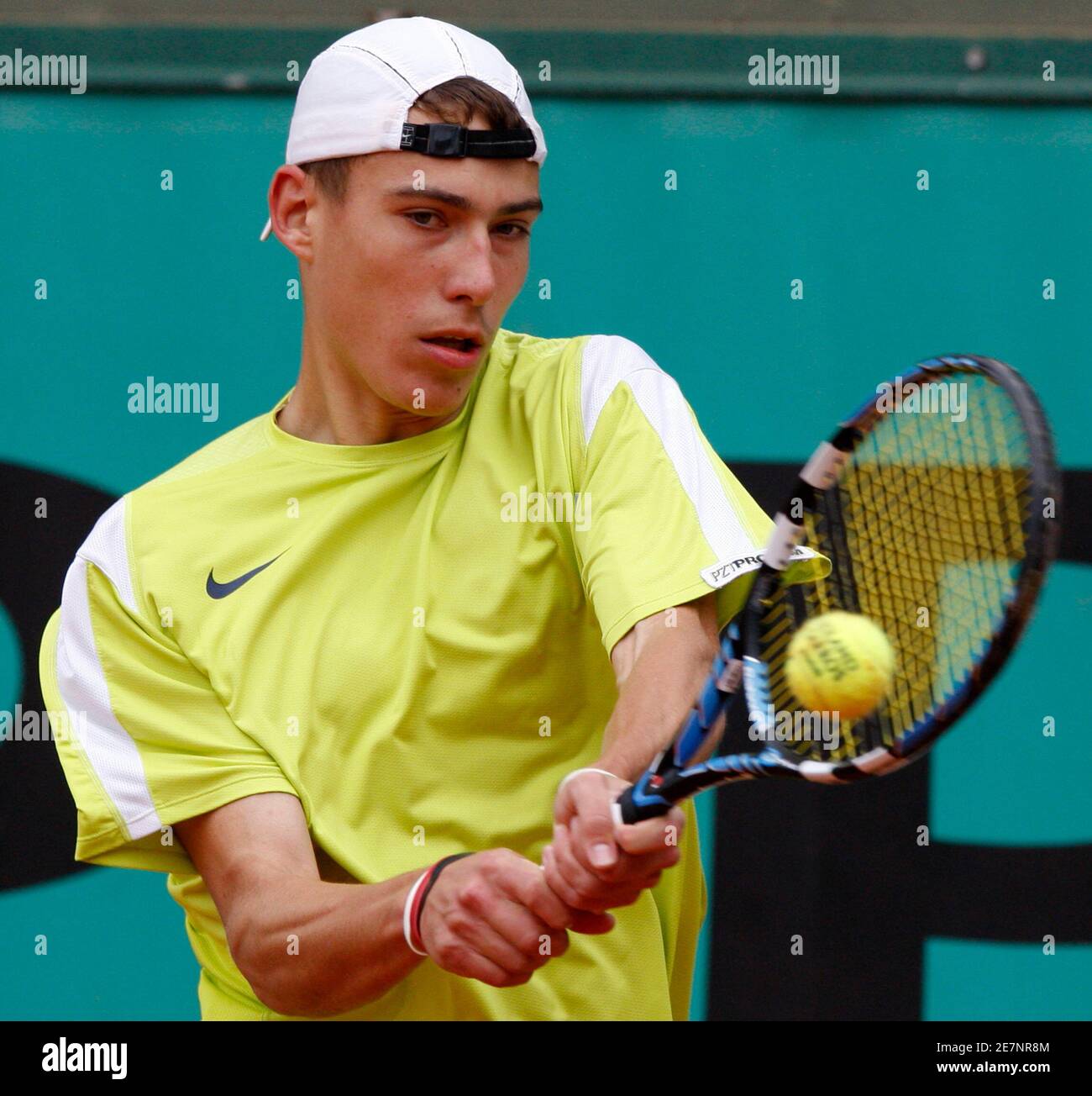 Poland S Jerzy Janowicz Returns The Ball To Taiwan S Tsung Hua Yang During The Boys Junior S Final At The French Open Tennis Tournament At Roland Garros In Paris June 8 08 Reuters Regis Duvignau France