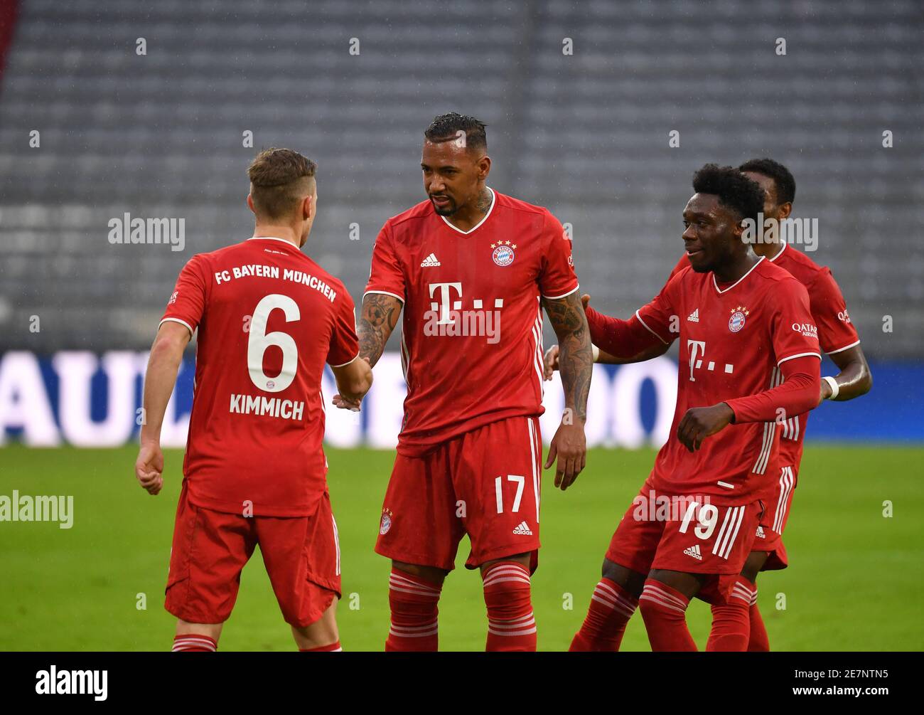 Alphonso davies fc bayern muenchen hi-res stock photography and images -  Page 2 - Alamy