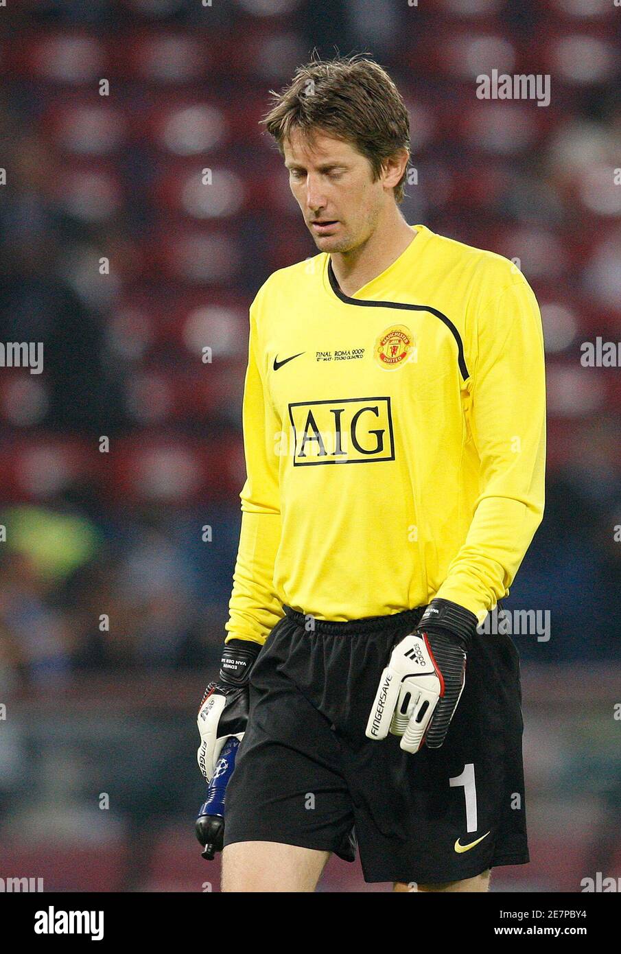 Edwin van der sar champions hi-res stock photography and images - Alamy