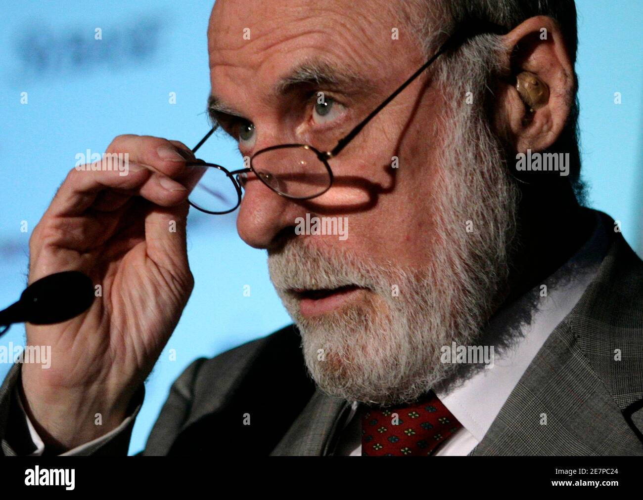 Google Vice President and Chief Internet Evangelist Vinton Cerf speaks about the power of technology to transform the government at the Tech America's annual 'Technology for Government' Conference in Washington June 10, 2009. REUTERS/Yuri Gripas (UNITED STATES POLITICS BUSINESS HEADSHOT SCI TECH) Stock Photo