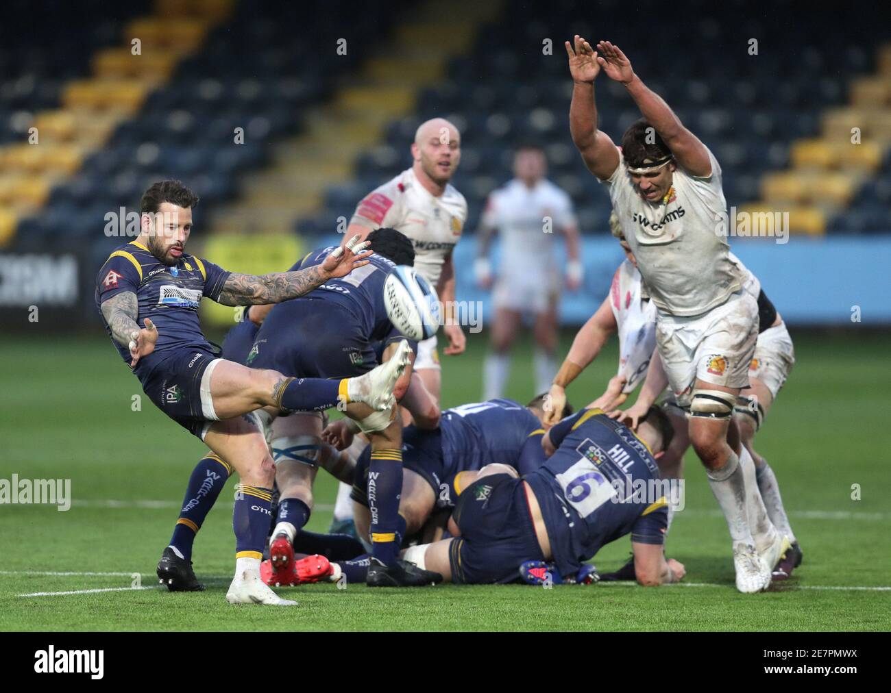 Worcester Warriors' Graham Kitchener takes a box kick past Exeter Chiefs' Sam Skinner during the Gallagher Premiership match at Sixways Stadium, Worcester. Picture date: Saturday January 30, 2021. Stock Photo