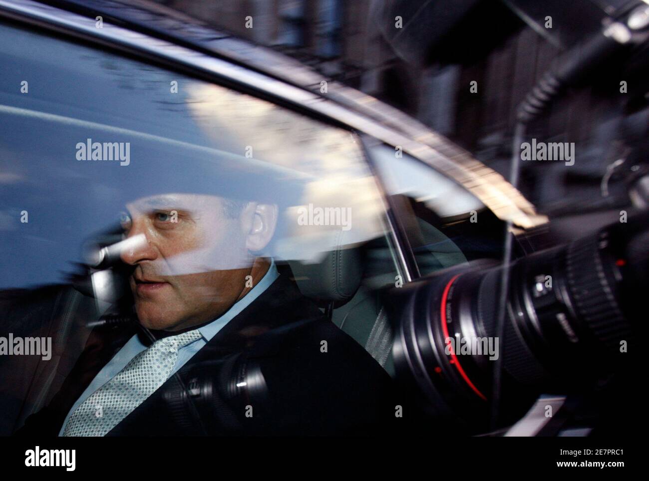 Queen elizabeth paul burrell hires stock photography and images Alamy