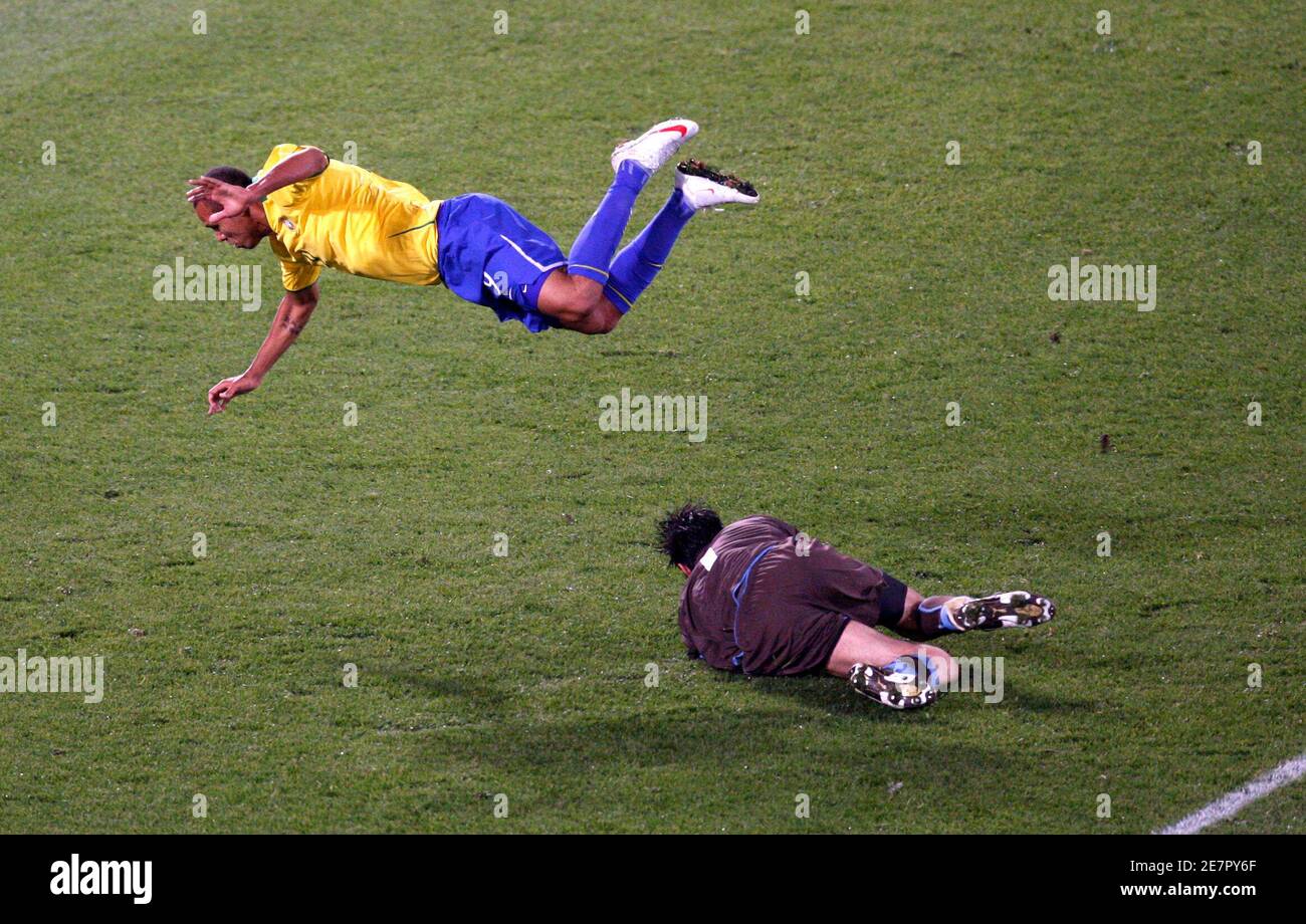 Goalkeeper Fabiano High Resolution Stock Photography And Images Alamy