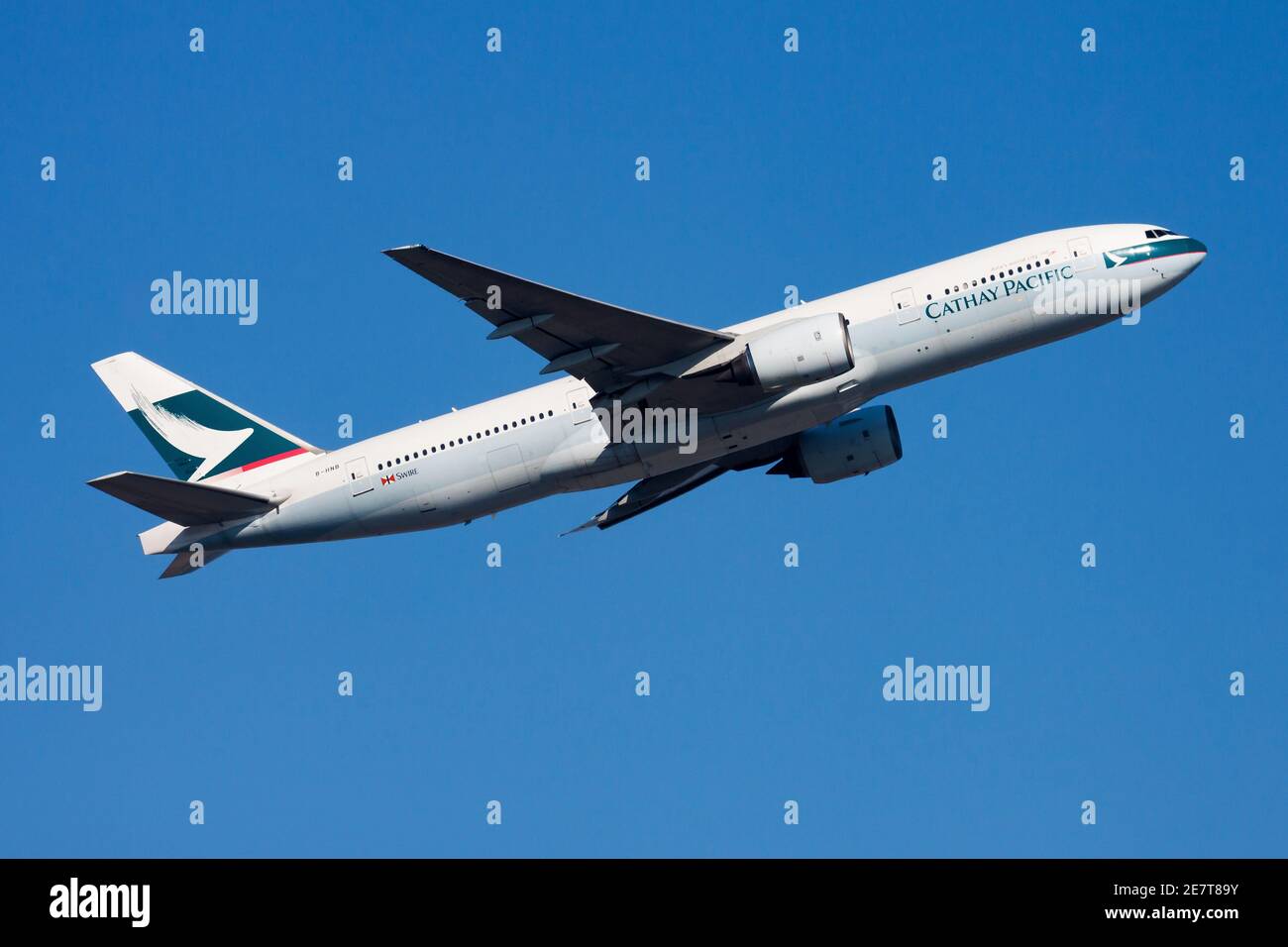 Cathay pacific 777 hi-res stock photography and images - Alamy
