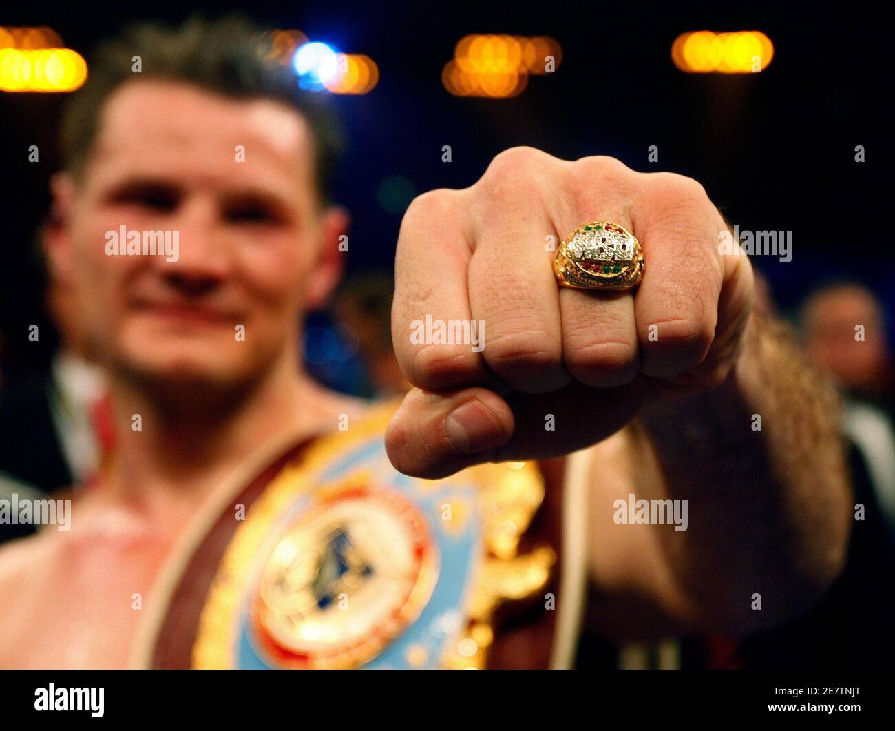 Light heavyweight boxing champions hi-res stock photography and images -  Alamy