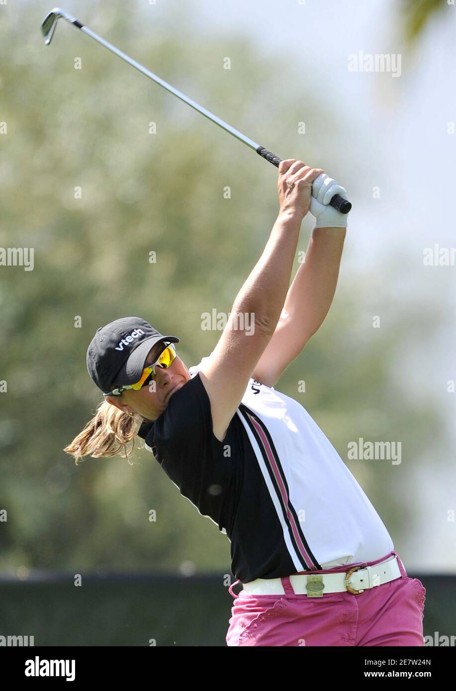 Karen Stupples of Britain drives the eighth hole during third round play of the LPGA's Kraft Nabisco Championship golf tournament in Rancho Mirage, California, April 3, 2010.  REUTERS/Gus Ruelas (UNITED STATES - Tags: SPORT GOLF) Stock Photo