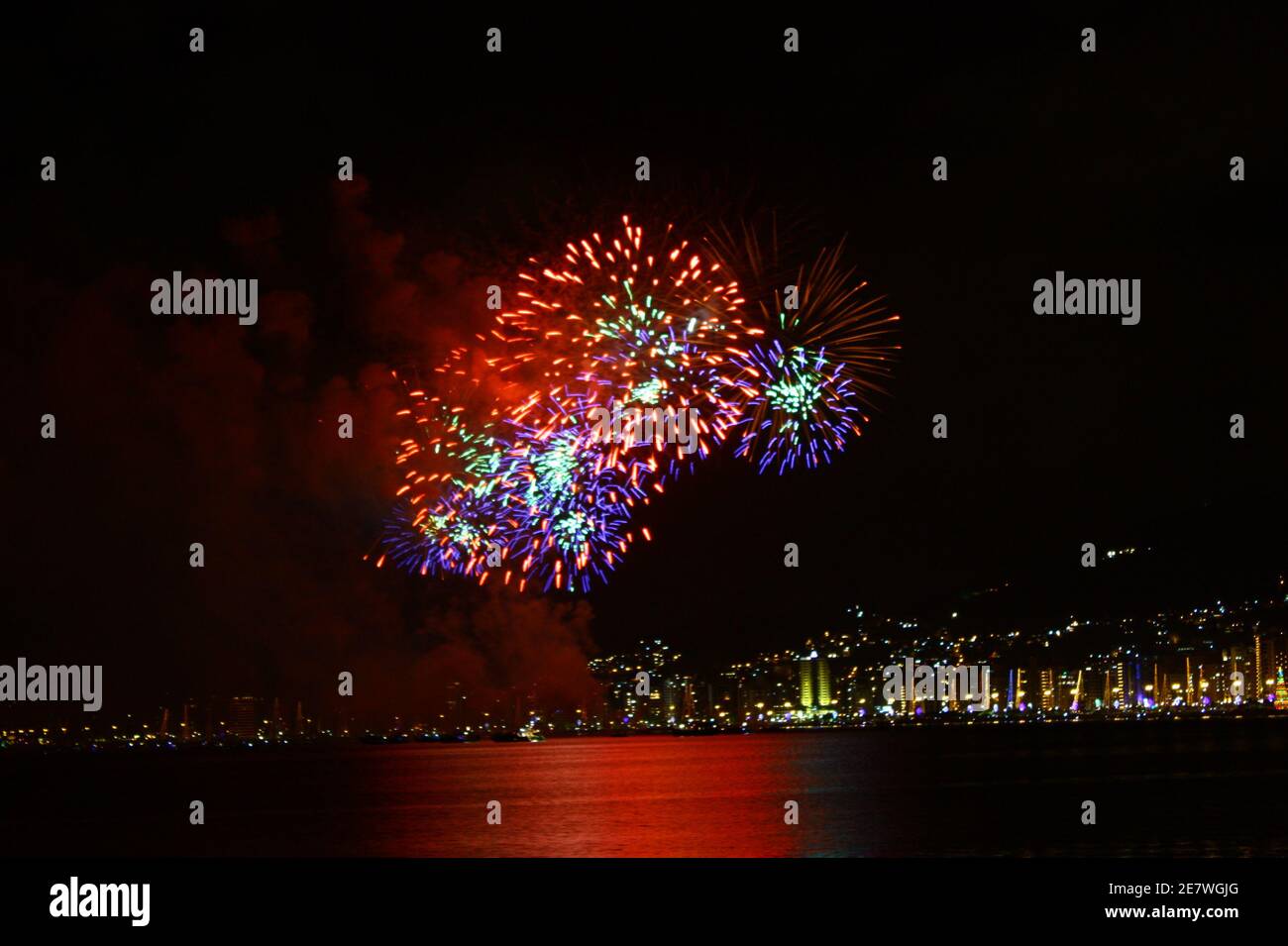 Show de fogos de artifício no reveillon de Florianópolis SC Stock Photo