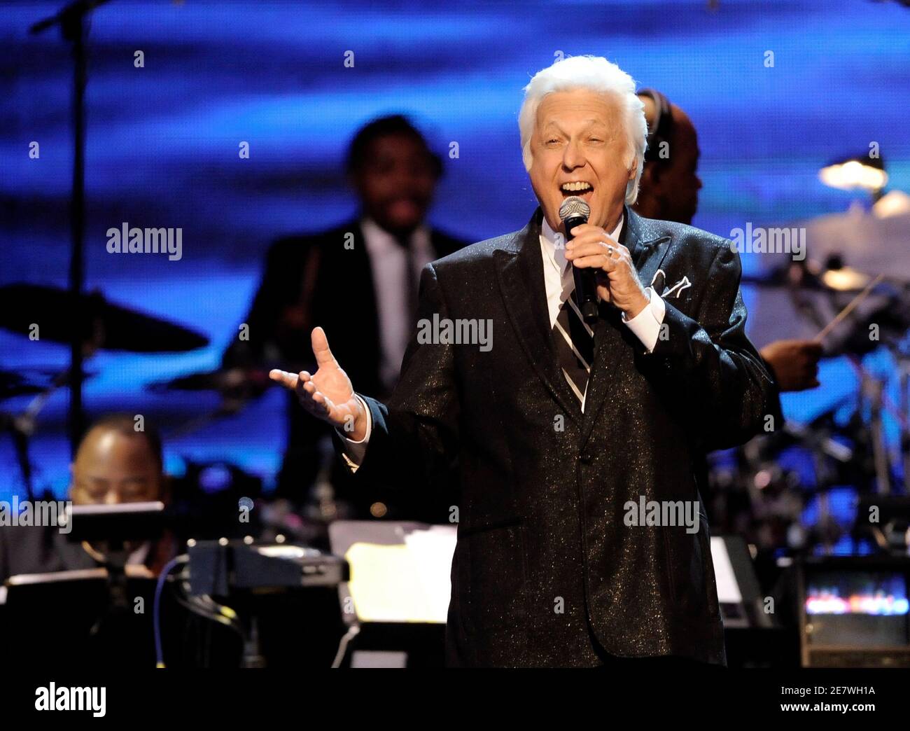 Singer Jack Jones sings 'The Love Boat' Theme at the  8th Annual TV Land Awards in Los Angeles, California, April 17, 2010. REUTERS/Gus Ruelas (UNITED STATES - Tags: ENTERTAINMENT) Stock Photo