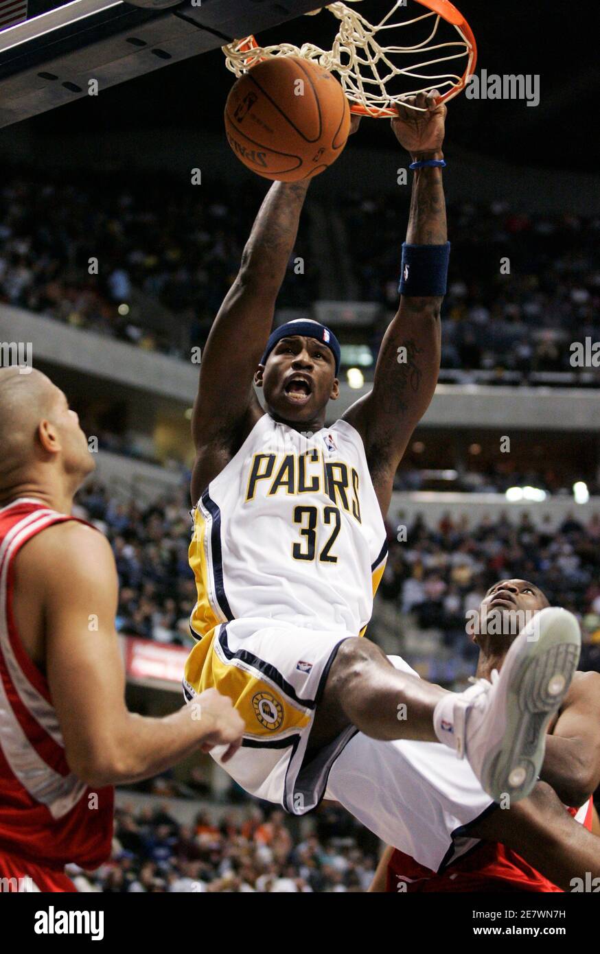 Indiana Pacers forward Al Harrington (32) dunks the basketball against the  Houston Rockets during the third