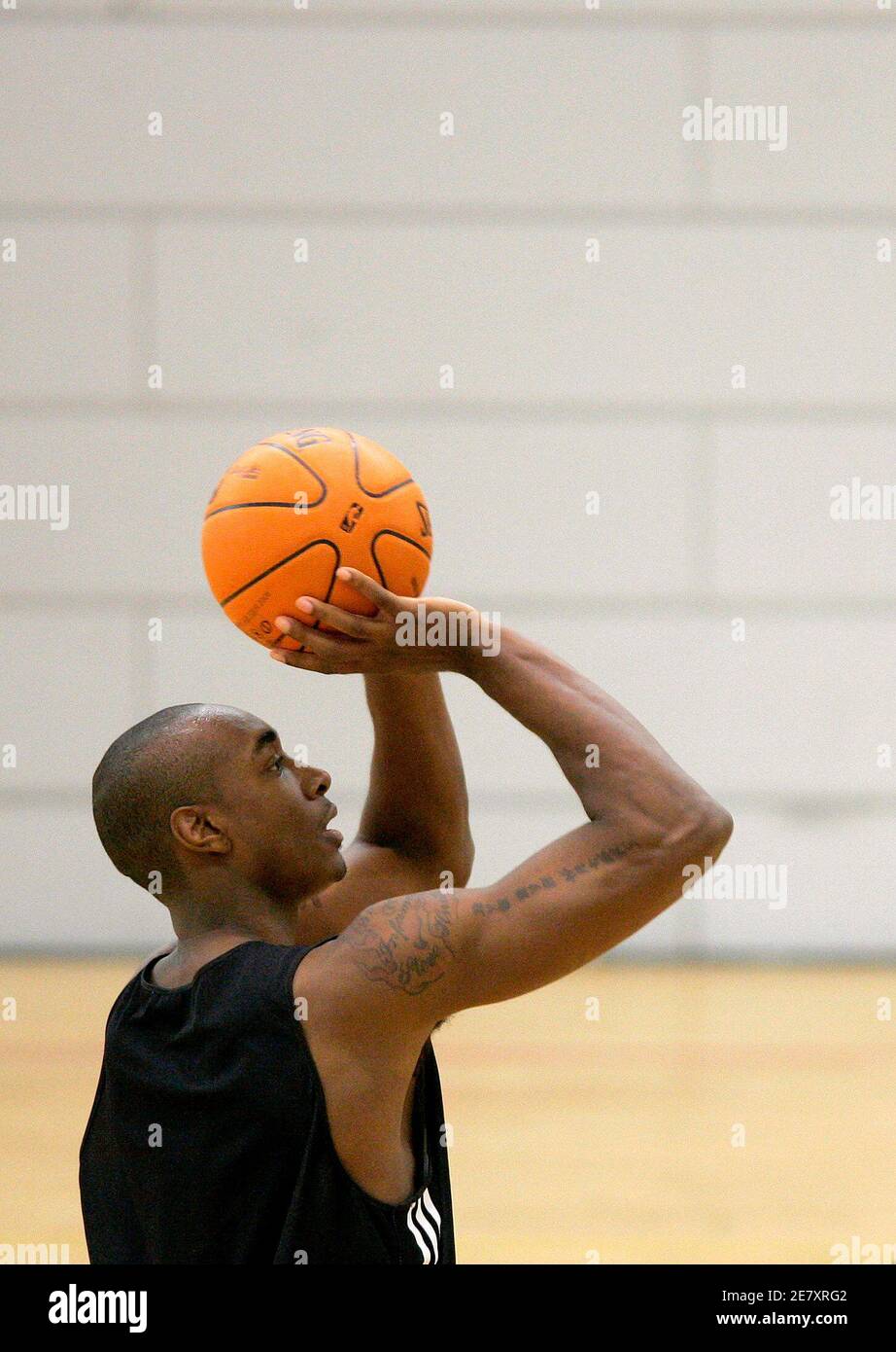 Philadelphia 76ers's basketball player Louis Williams practices during a  training session at Sant Jordi Stadium in Barcelona, during their 'NBA  Europe Live' tour, October 2, 2006. REUTERS/Albert Gea (SPAIN Stock Photo -  Alamy