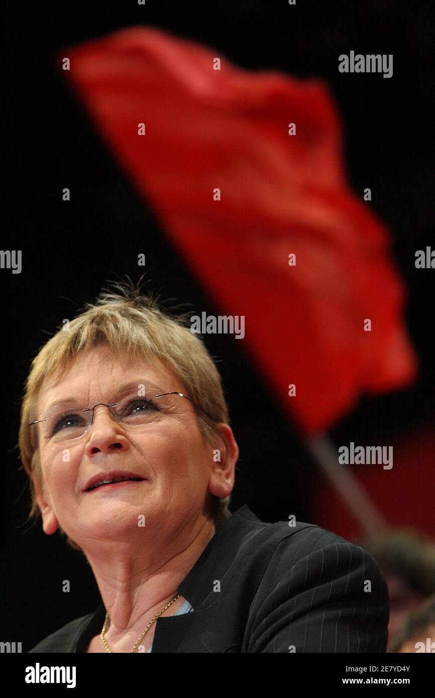 Marie Buffet French communist party presidential candidate Marie-George Buffet ...