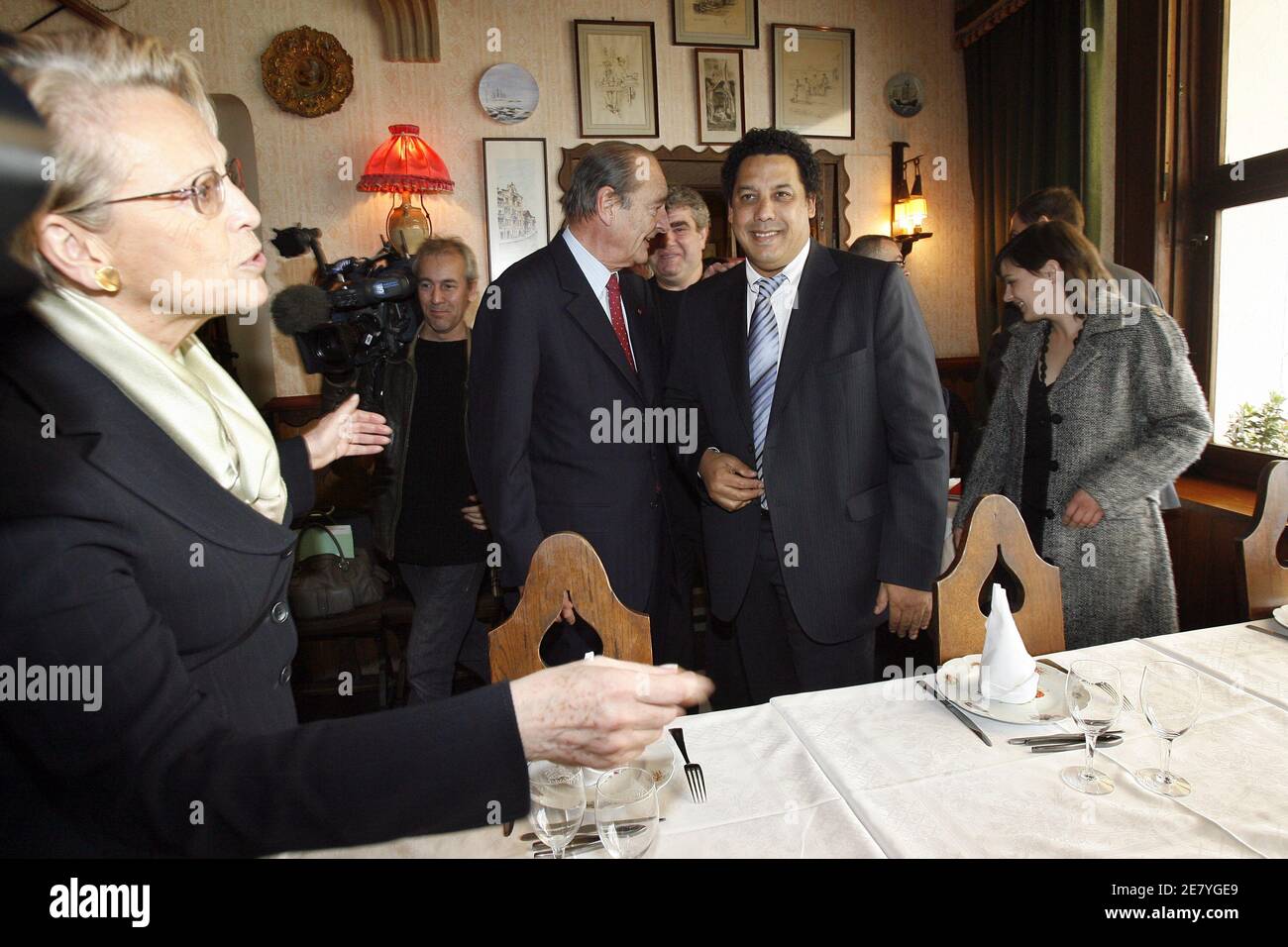 President Jacques Chirac and Defense Minister of Michele Alliot-Marie have lunch with former rugby player Serge Blanco at restaurant 'Chez Margot' in Ciboure, south-west of France on April 3, 2007. Photo by Bernard Bisson/ABACAPRESS.COM Stock Photo