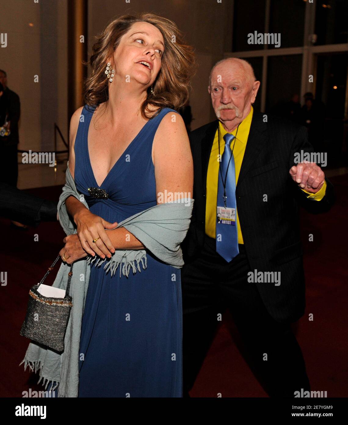 Kelly Carlin-McCall (L), daughter of late stand-up comedian George Carlin, and Patrick Carlin, George's elder brother, arrive for the Kennedy Center's Mark Twain Prize for American Humor Gala in Washington November 10, 2008.  The Prize was awarded to George Carlin.   REUTERS/Mike Theiler (UNITED STATES) Stock Photo