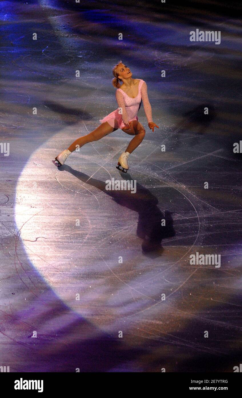 Finland's Kiira Korpi skates during the 'Stars sur glace' show at the Palais-Omnisports Paris-Bercy in Paris, France on April 14, 2007. Photo by Christophe Guibbaud/Cameleon/ABACAPRESS.COM Stock Photo