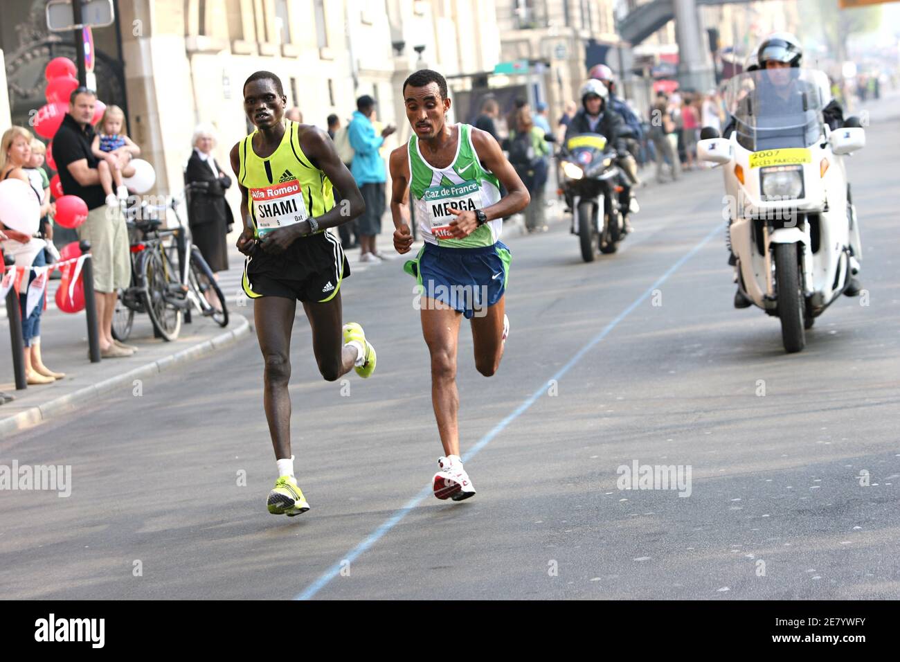 Qatar S Shami Mubarak And Ethiopia S Deriba Merga Run During The 31th Edition Of The Paris Marathon In Paris France On April 15 07 Photo By Guibbaud Taamallah Cameleon Abacapress Com Stock Photo Alamy