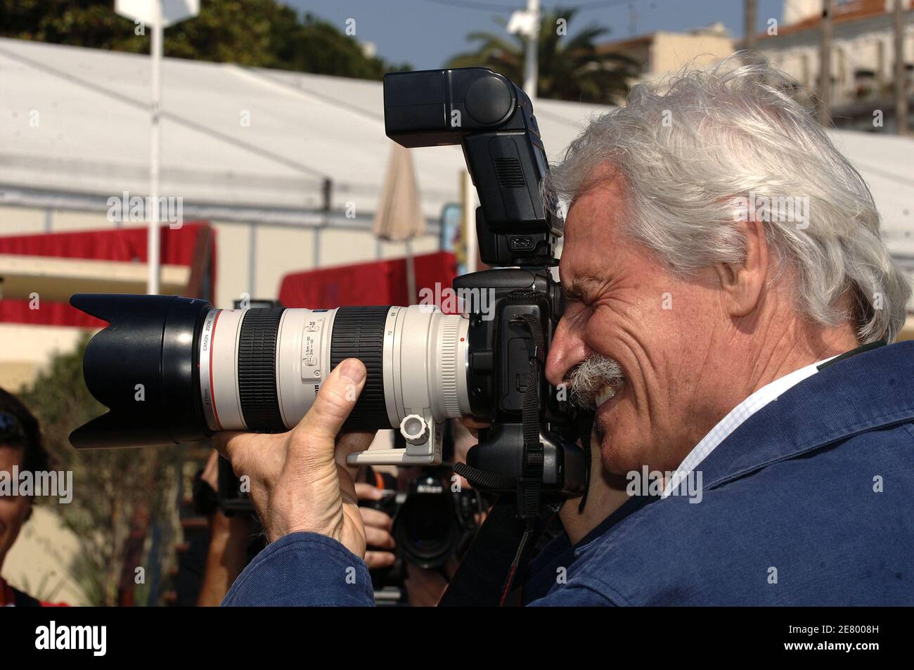 French photographer and procucer Yann Arthus-Bertrand poses for a photocall  during the MIP TV festival in Cannes, French Riviera, France, on April 17,  2007. Photo by Giancarlo Gorassini/ABACAPRESS.COM Stock Photo - Alamy