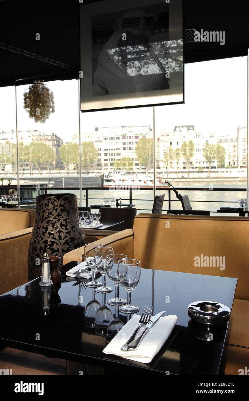 Photo of the restaurant 'La Plage' Quai de Javel - Paris 15e, France, taken on April 16, 2007. Photo by Christophe Guibbaud/ABACAPRESS.COM Stock Photo