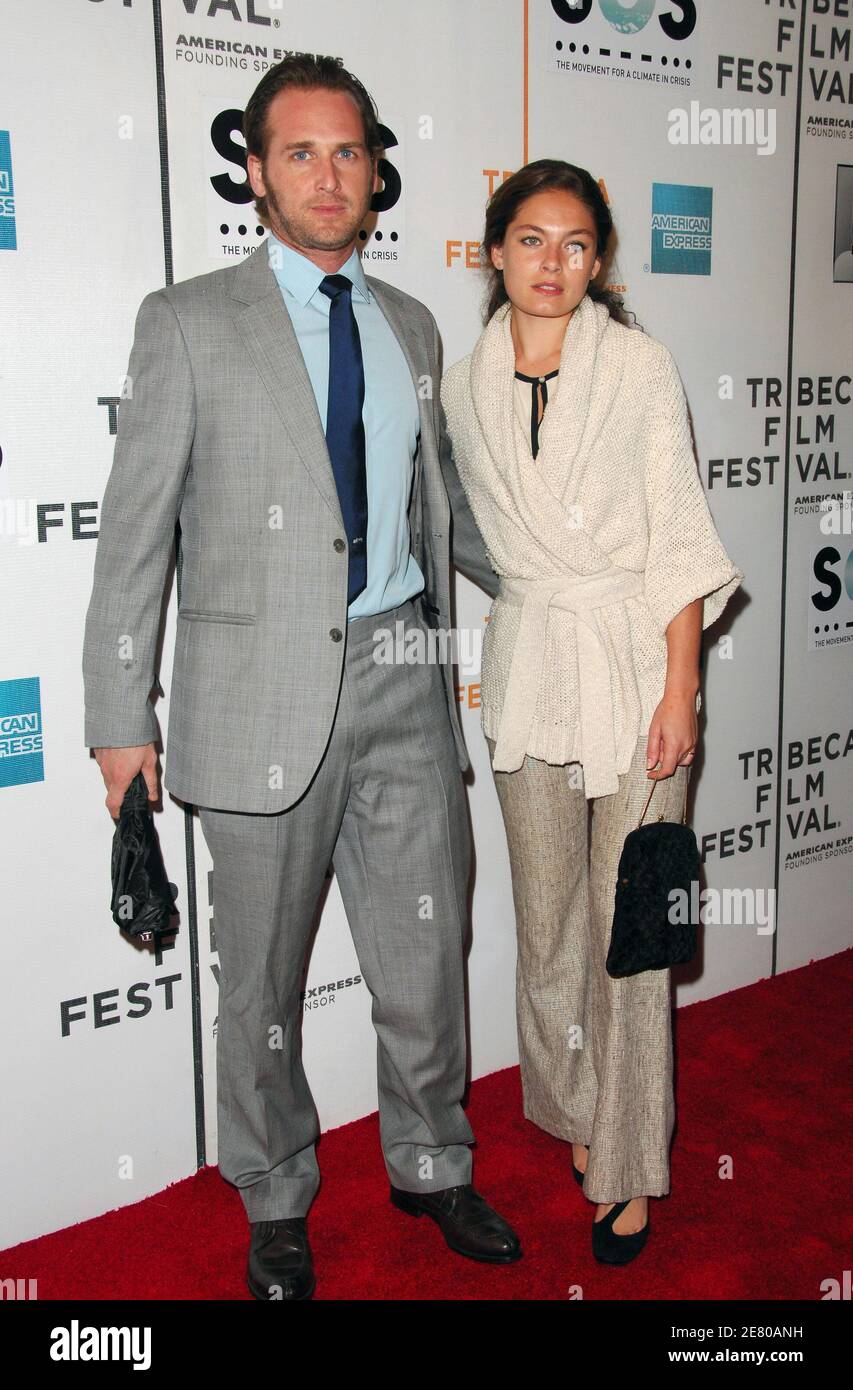 Actor Josh Lucas and girlfriend Alexa Davolos attend the opening night premiere of 'SOS' at the 2007 Tribeca Film Festival on Wednesday, April 25, 2007 in New York City, USA. Photo by Gregorio Binuya/ABACAPRESS.COM Stock Photo