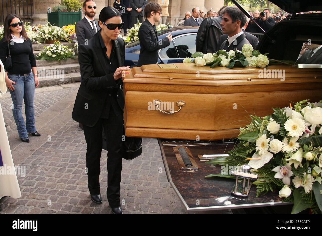 Monica Bellucci attends the funeral service for French actor Jean-Pierre  Cassel at Saint-Eustache church in Paris, France on April 26, 2007. Cassel  died of cancer at 74 last Thursday. Photo by Mousse-Nebinger/ABACAPRESS.COM