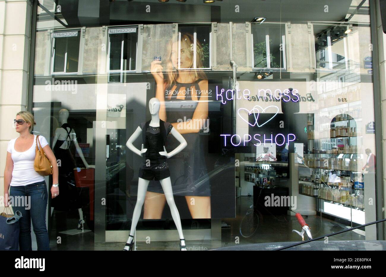 Topshop unique 2007 hi-res stock photography and images - Alamy
