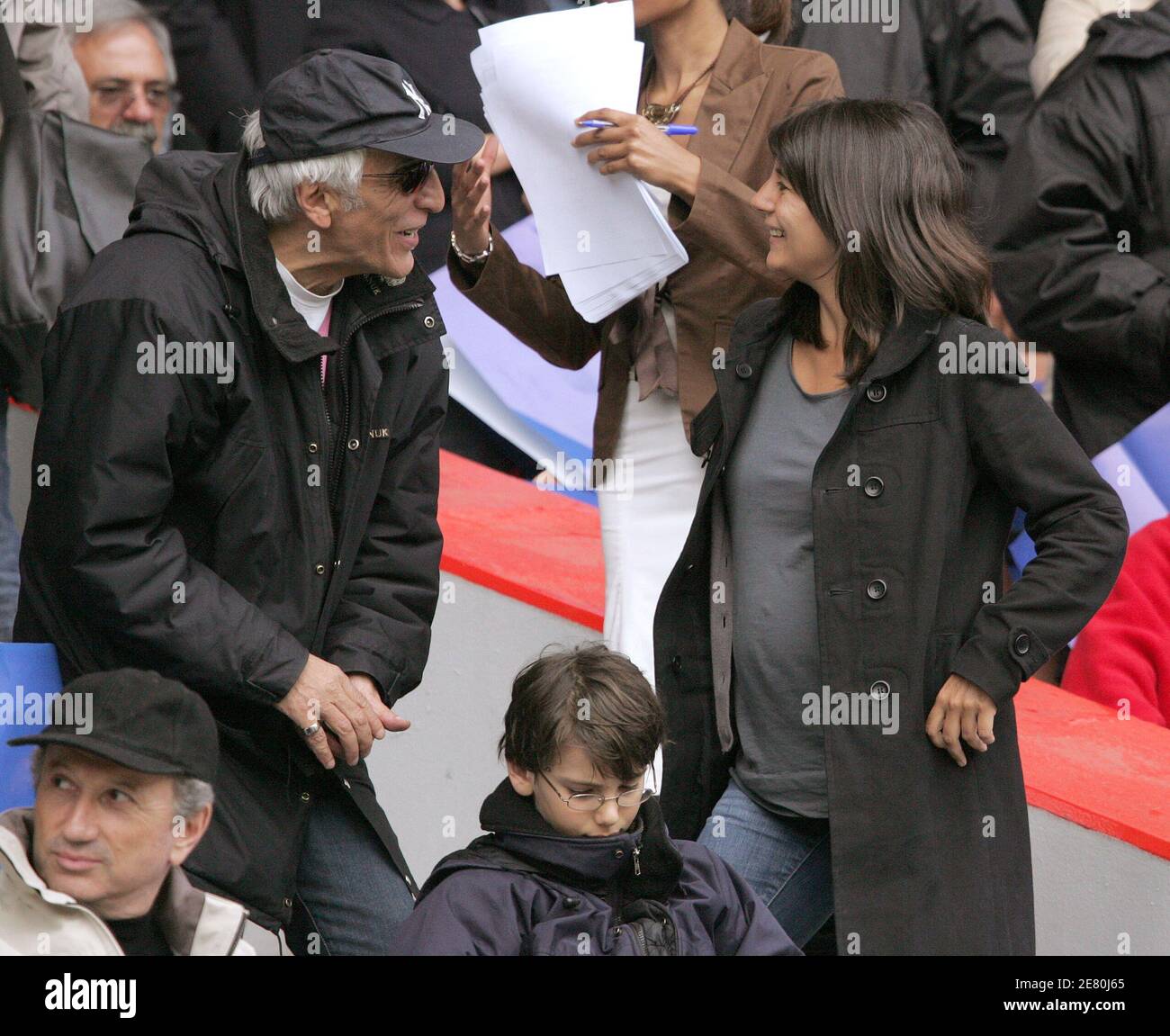 French actor Gerard Darmon and Estelle Denis attend the French Championship , PSG vs Olympic Lyonnais at the Parc des Princes stadium in Paris, France, on May 5, 2007. The game ended in a draw 1-1. Photo by Gouhier-Taamallah/Cameleon/ABACAPRESS.COM Stock Photo